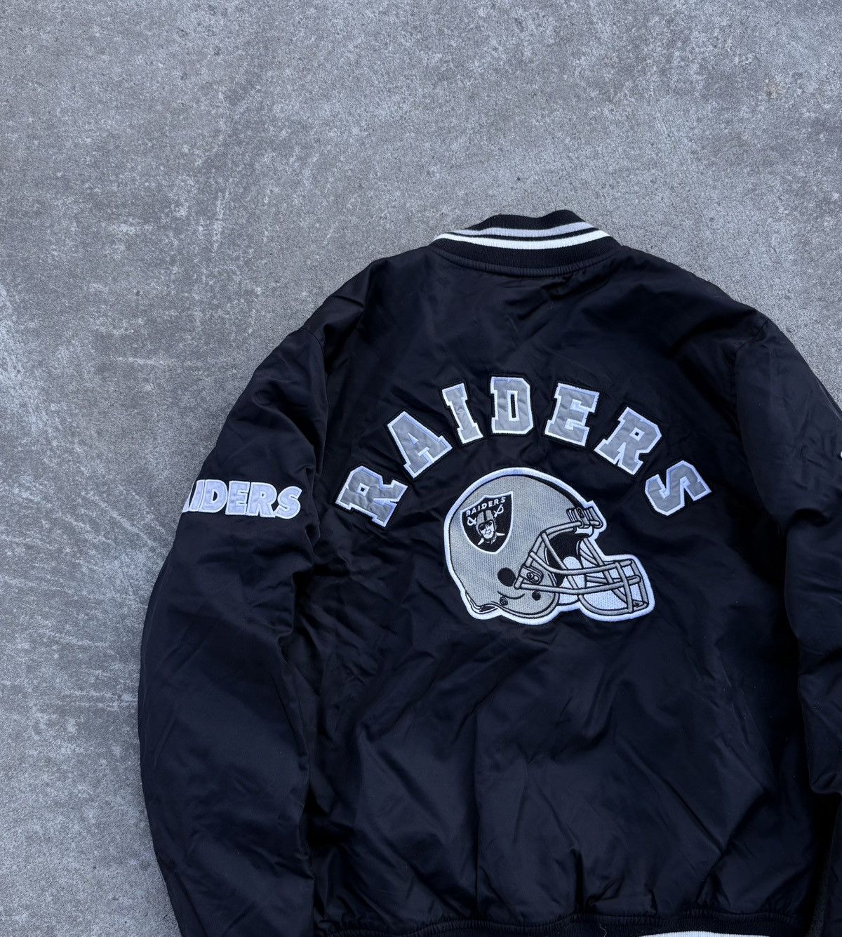 Other Vintage NFL Raiders Y2K avantgarde streetwear band bomber Size US XS / EU 42 / 0 - 6 Thumbnail