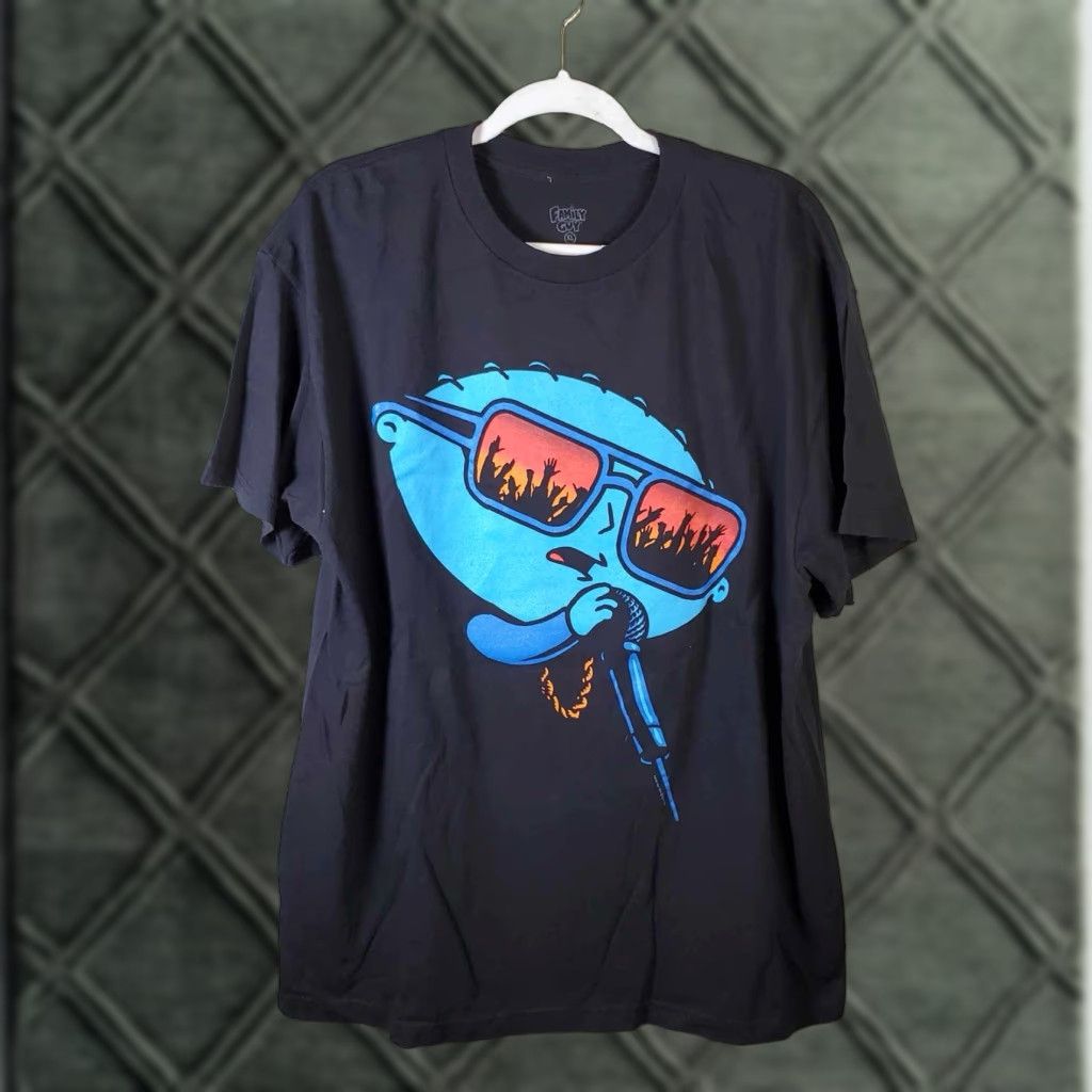 Vintage VINTAGE Family Guy Stewie Rapping Shirt XL Black Mens T-Shirt 2011 Short Sleeve Size Medium Size US XL / EU 56 / 4 - 1 Thumbnail