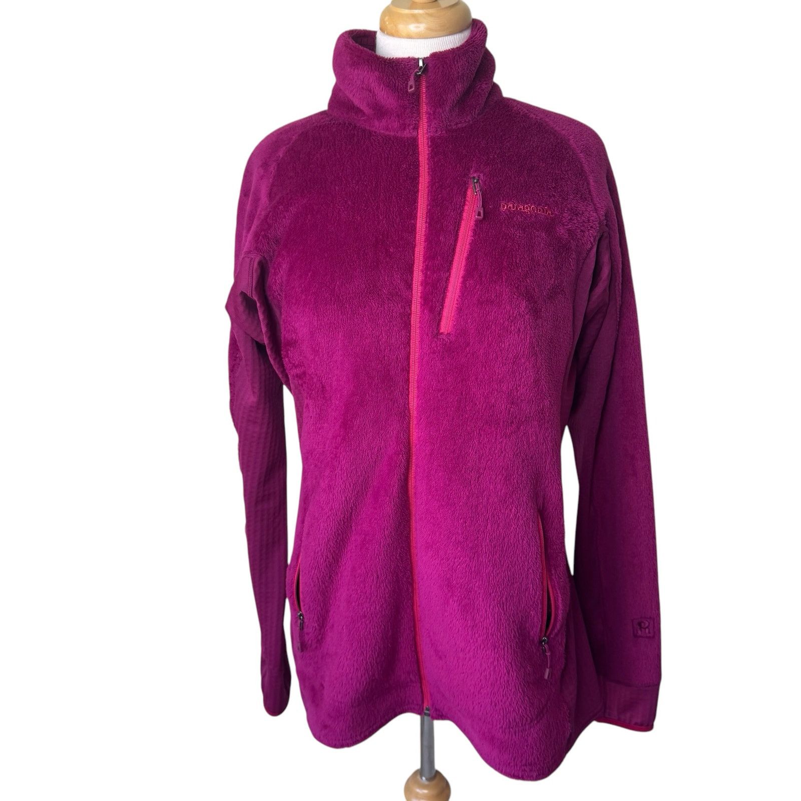 Patagonia PATAGONIA W's R2 Jacket Style # 25148 Magenta Size XL Size XL / US 12-14 / IT 48-50 - 2 Thumbnail