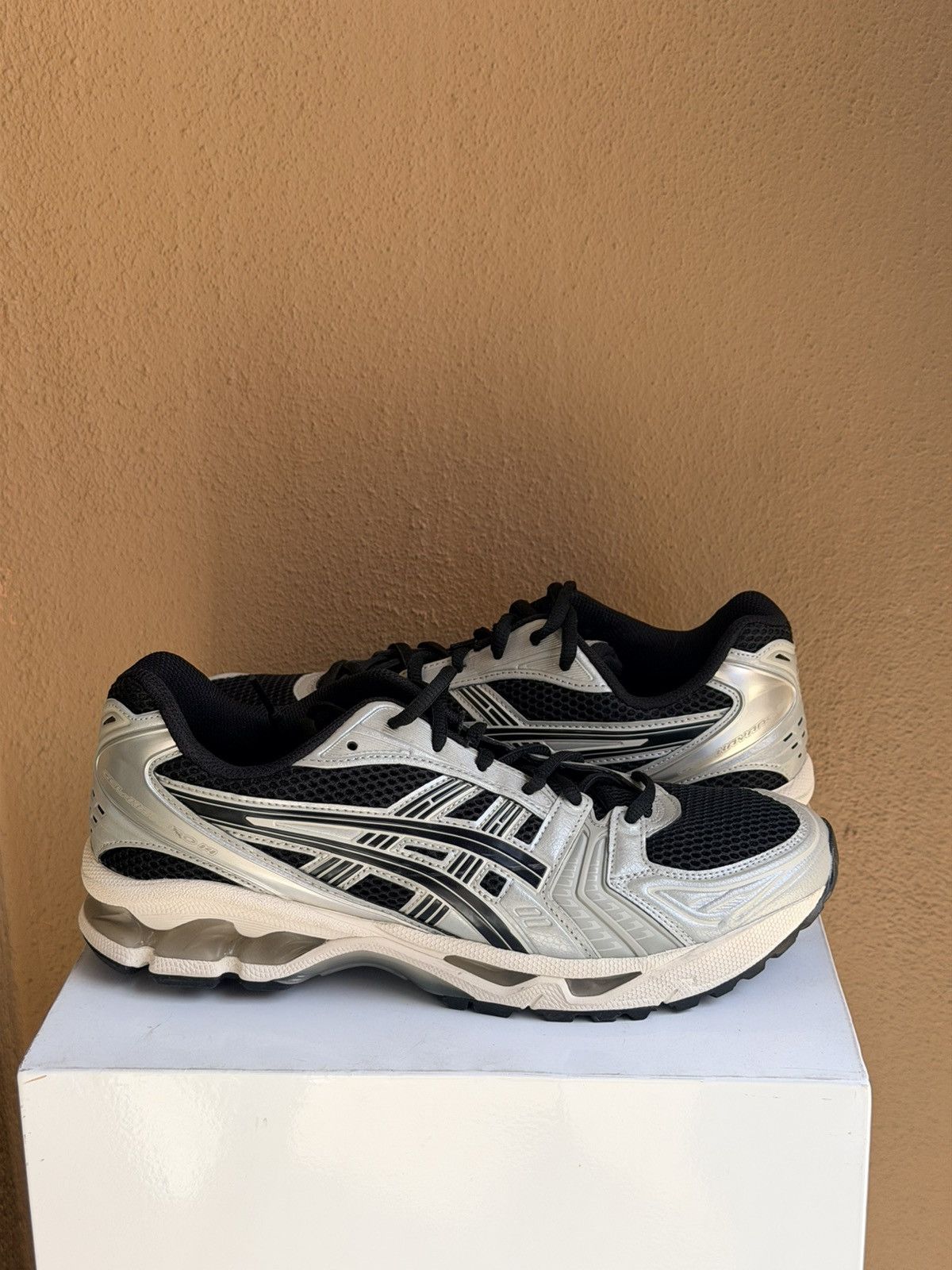 Asics ASICS Gel-Kayano 14 Black/Seal Grey 1201A019-005 Size 10 Size US 10 / EU 43 - 2 Thumbnail