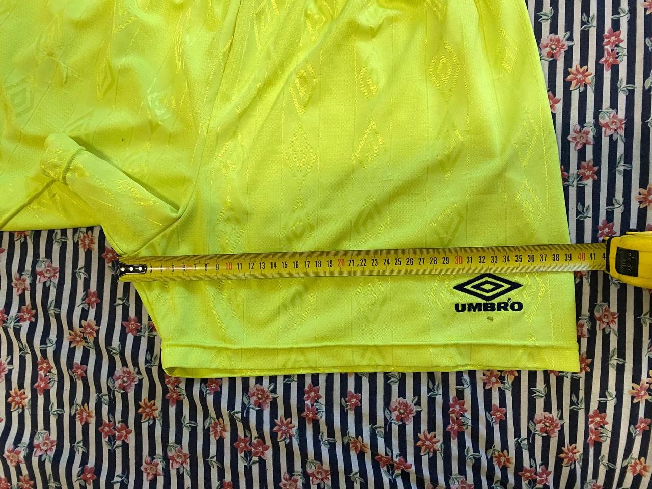 Umbro Vintage Umbro Embroidered Logo Training Shorts Size XXL Size US 38 / EU 54 - 11 Thumbnail