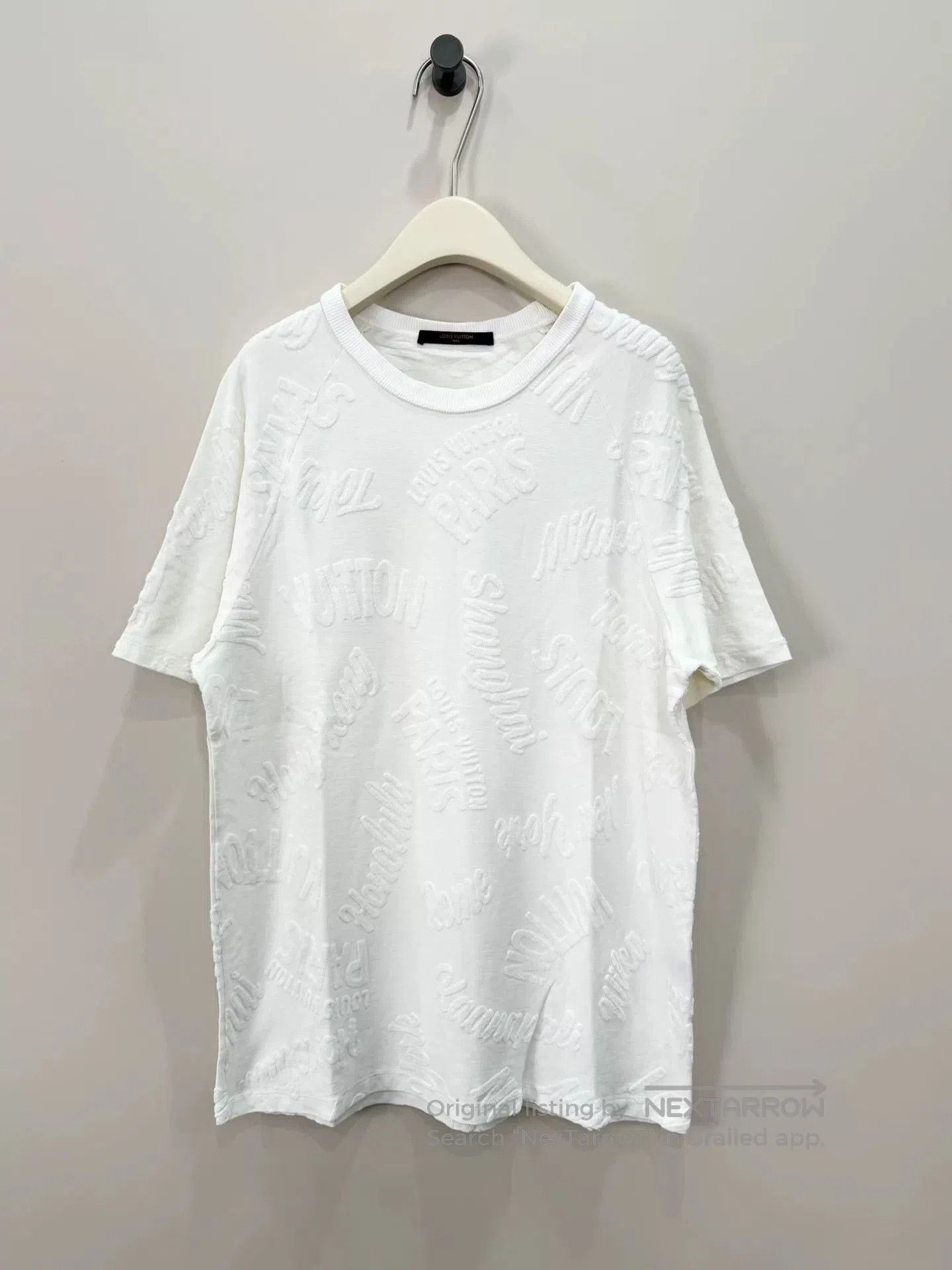 Louis Vuitton Louis Vuitton Embossed Short Sleeve T-Shirt. Size US XL / EU 56 / 4 - 1 Thumbnail