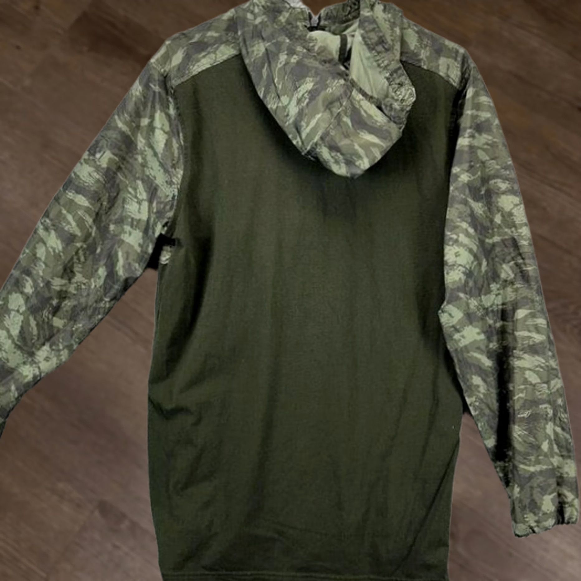 Under Armour Under Armour Camo Hoodie Shirt Mens Medium Green Colorblock Fitted Half Zip Hooded Pullover Lightweight Breathable Mock Neck Zip Button Notch Size US M / EU 48-50 / 2 - 1 Thumbnail