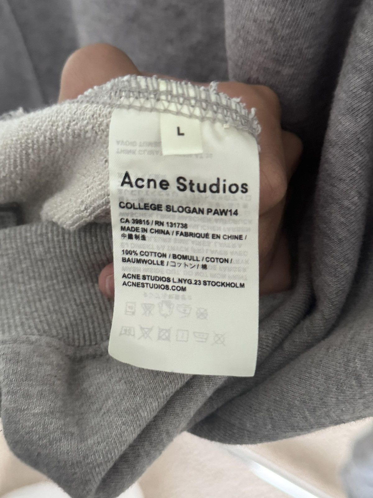 Acne Studios Acne Studios College Slogan Paw14 Size L / US 10 / IT 46 - 3 Thumbnail