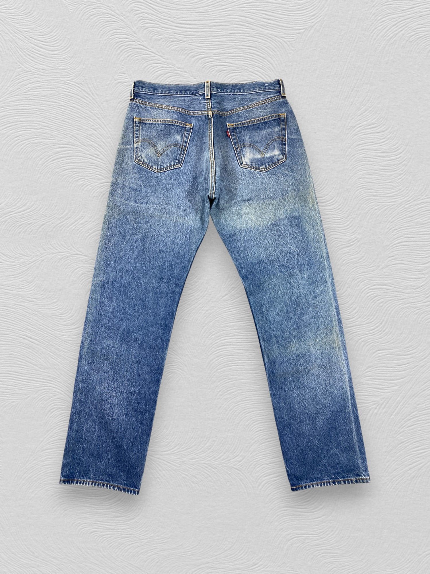 Levi's Vintage Clothing Distressed Blue Vintage Levi's 501 Jeans 35x32.5 JN3394 Size US 35 - 2 Thumbnail