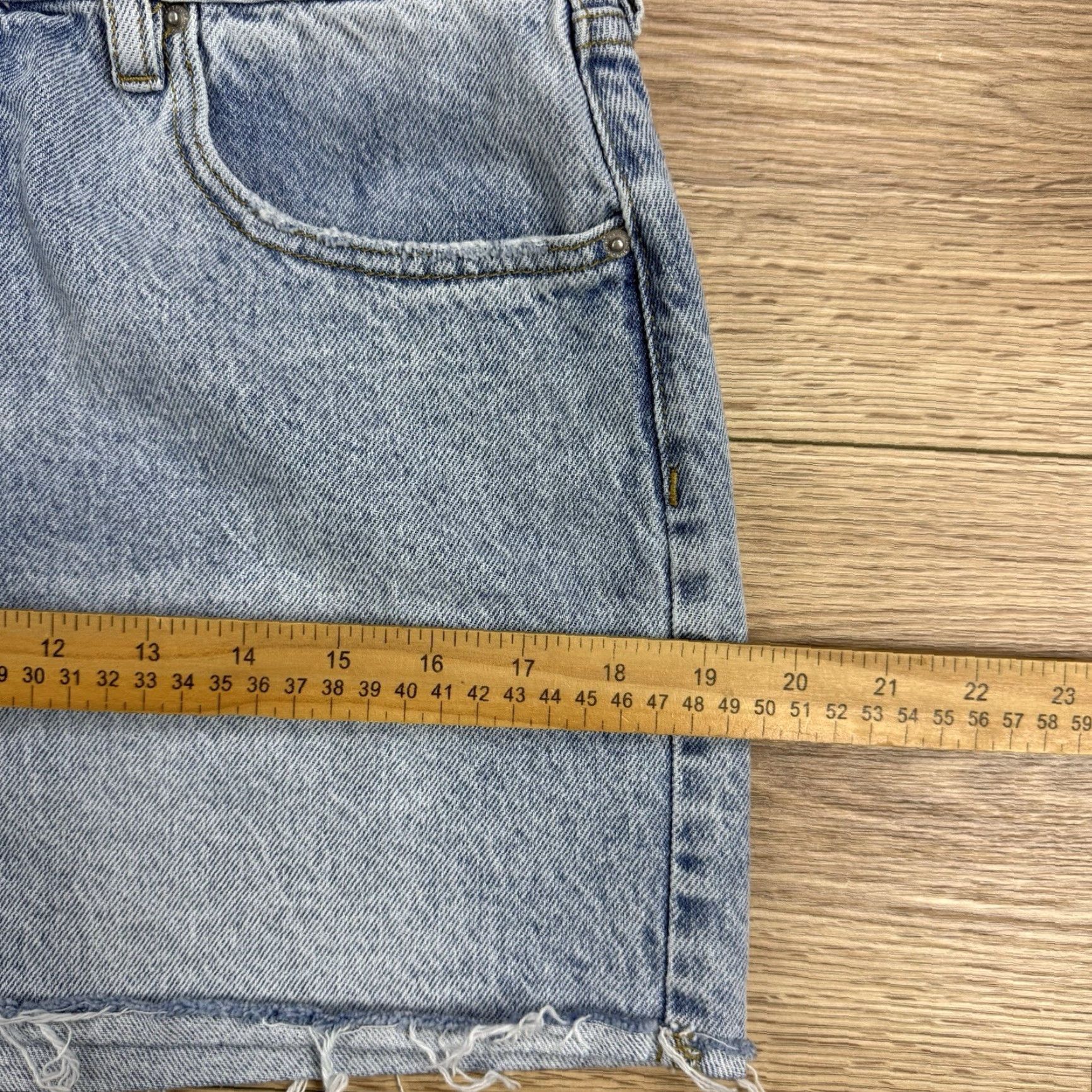 Pacsun PacSun Women’s Light Wash Denim Mini Skirt Raw Frayed Hem Size 29 Blue Regular Skirt Womens 29 Size 29" - 7 Thumbnail