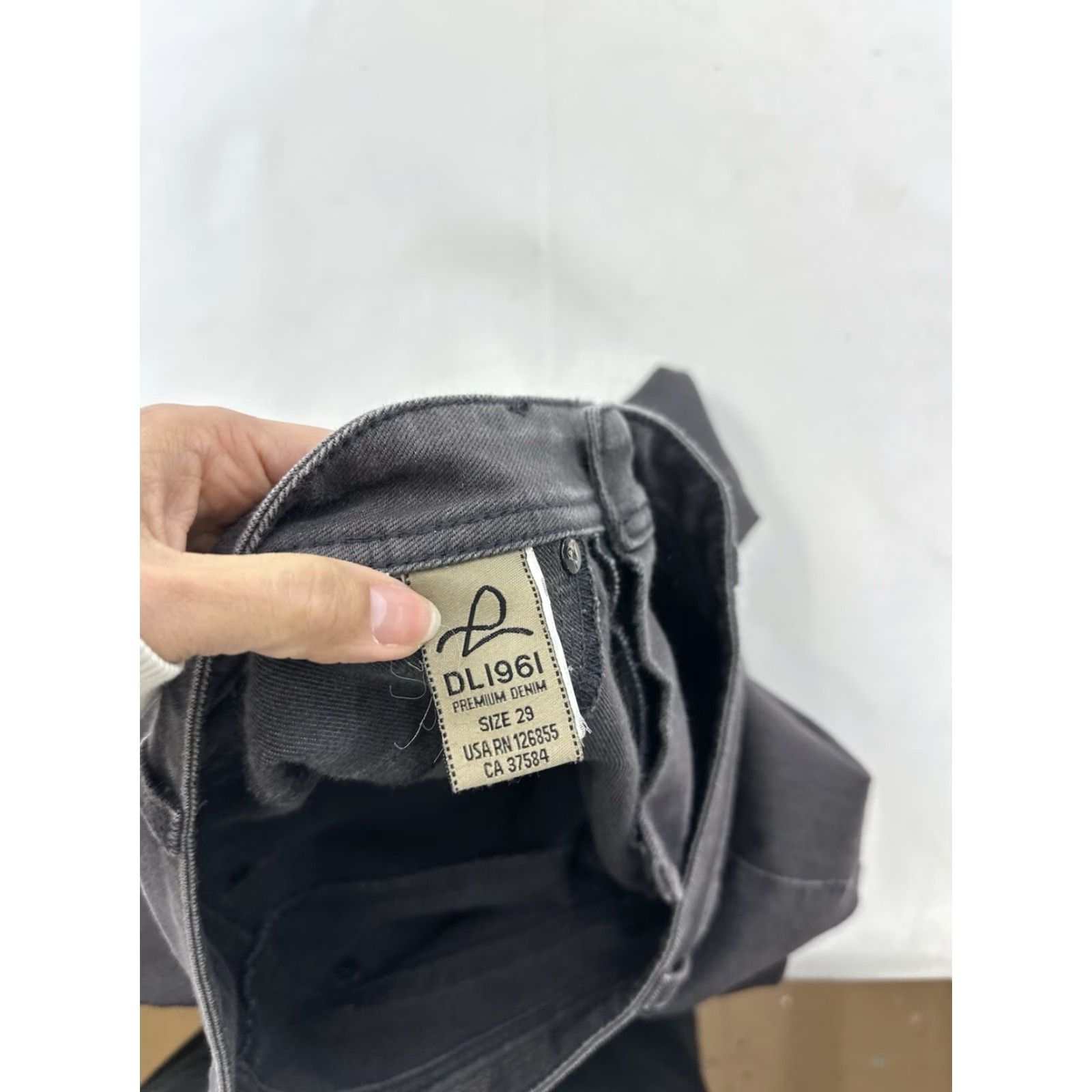 DL1961 DL1961 Jeans Women’s 29 Dark Gray Skinny Emma Leggings Stone Jeans Slim Mid 29 in Gray Embroidered Logo Zipper Button Pockets Stretch Studded Women Size 29" - 4 Thumbnail
