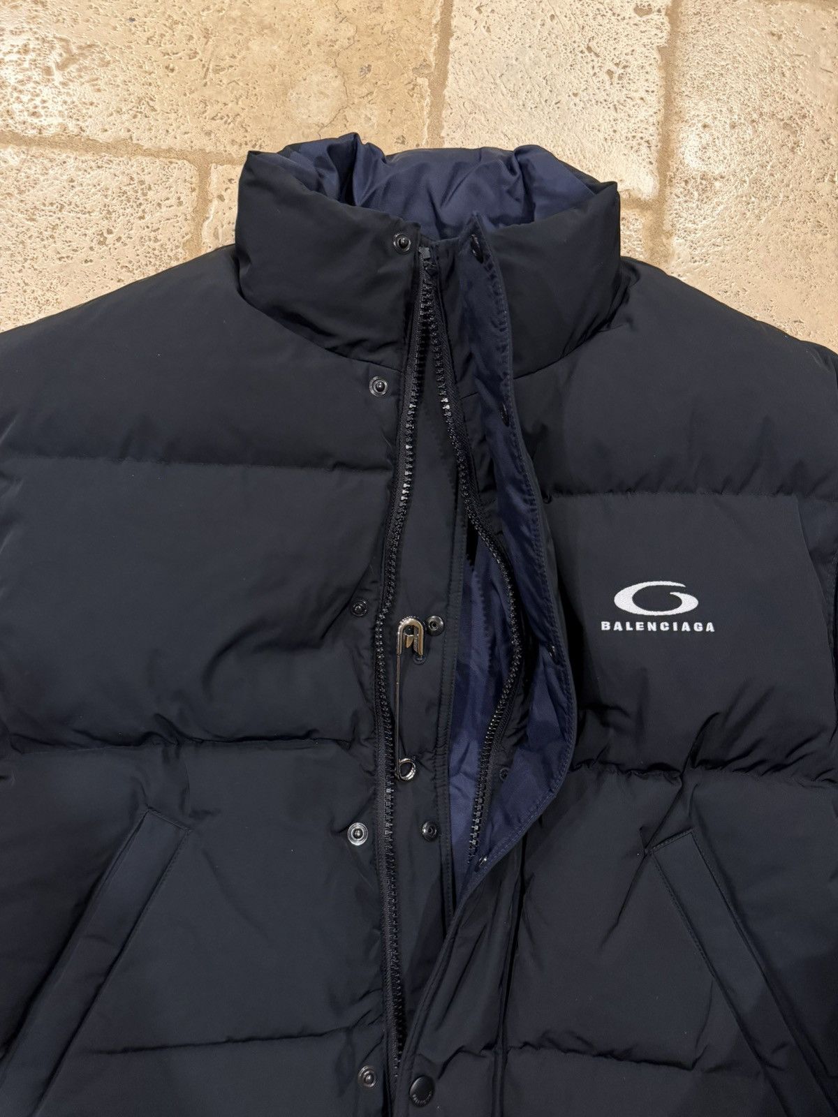 Balenciaga Balenciaga FW24 Runway Pin Reversible Down Puffer Jacket Size US S / EU 44-46 / 1 - 13 Thumbnail
