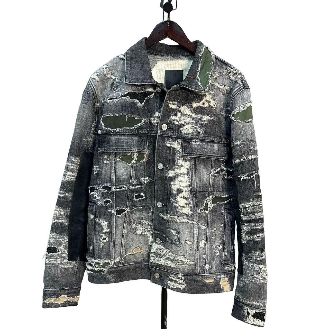 Givenchy Givenchy Distressed Denim Jacket Size L Size US L / EU 52-54 / 3 - 1 Thumbnail