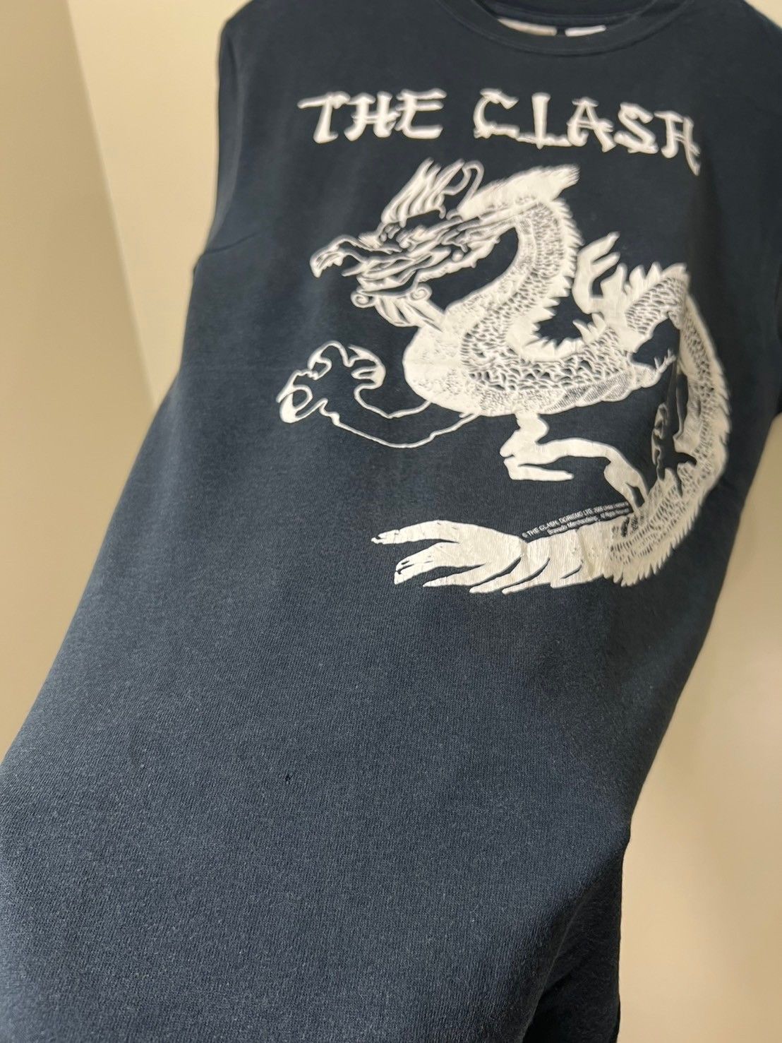 Band Tees × Vintage Vintage 2005's The Clash Dragon shirt bnz01 Size US S / EU 44-46 / 1 - 5 Thumbnail