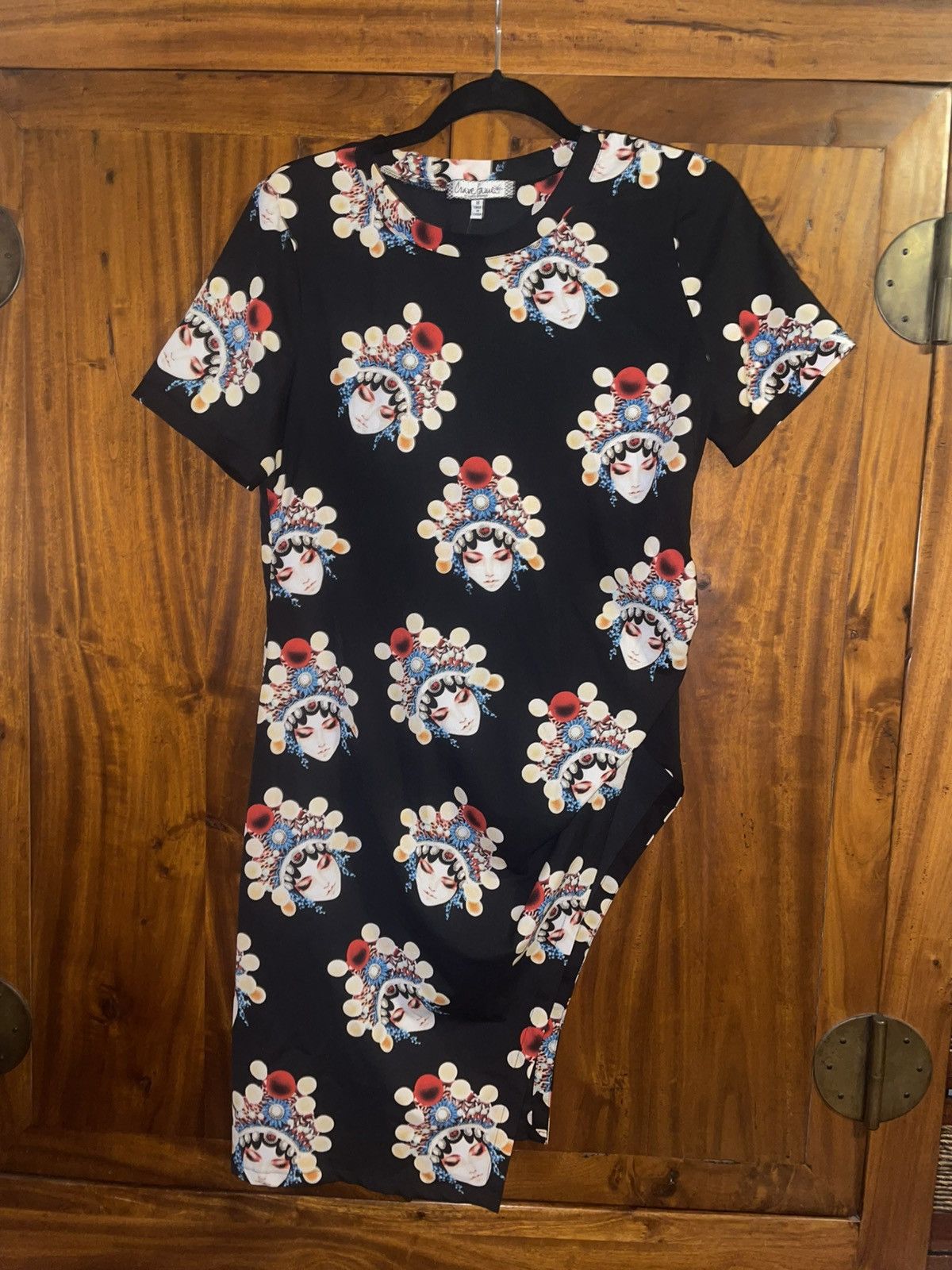 Other Crave Fame by Almost Famous Asymmetrical Art Print Dress Size M / US 6-8 / IT 42-44 - 1 Preview