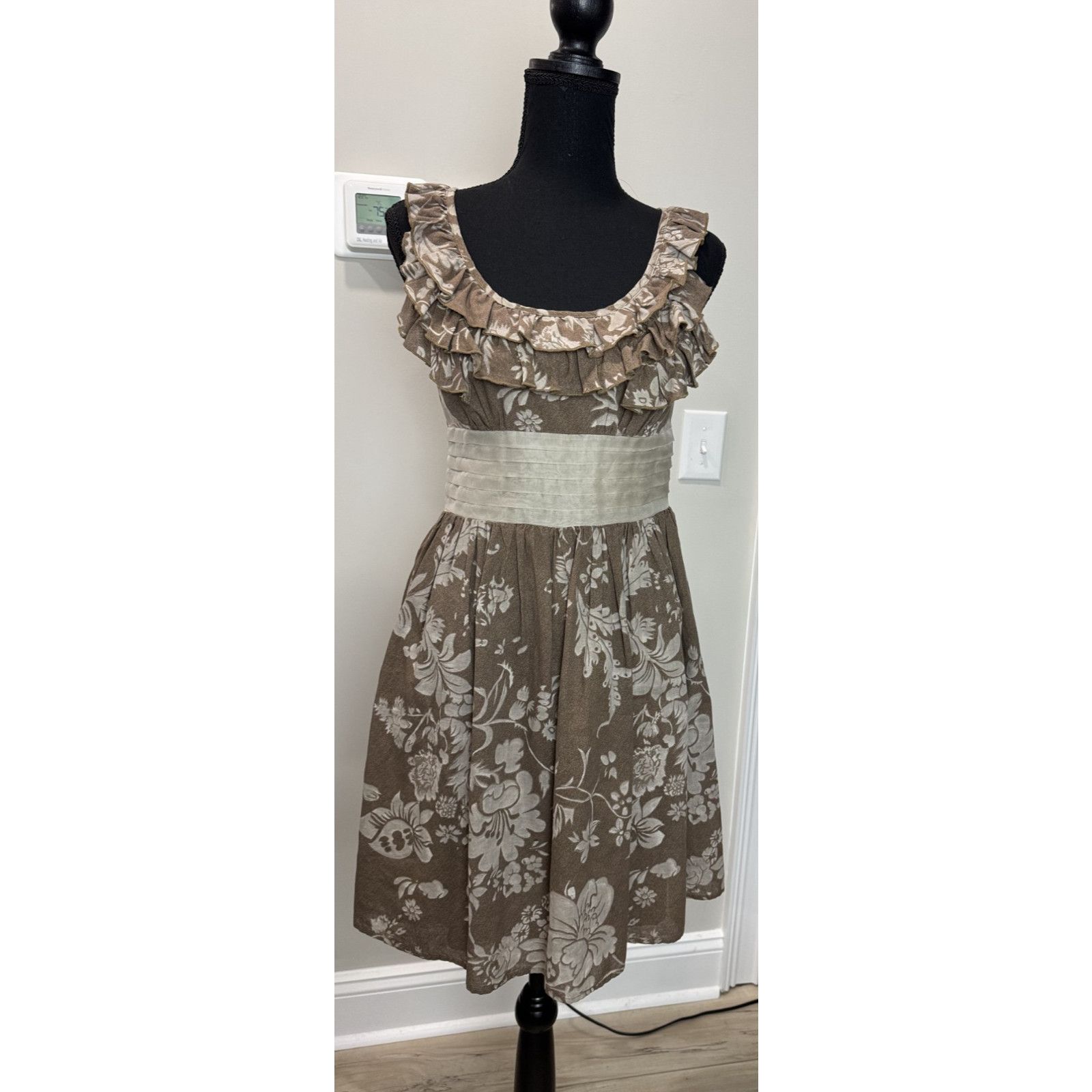 Anthropologie Anthropologie Burlapp Cottagecore Neutral Floral Dress Small Size S / US 4 / IT 40 - 1 Thumbnail