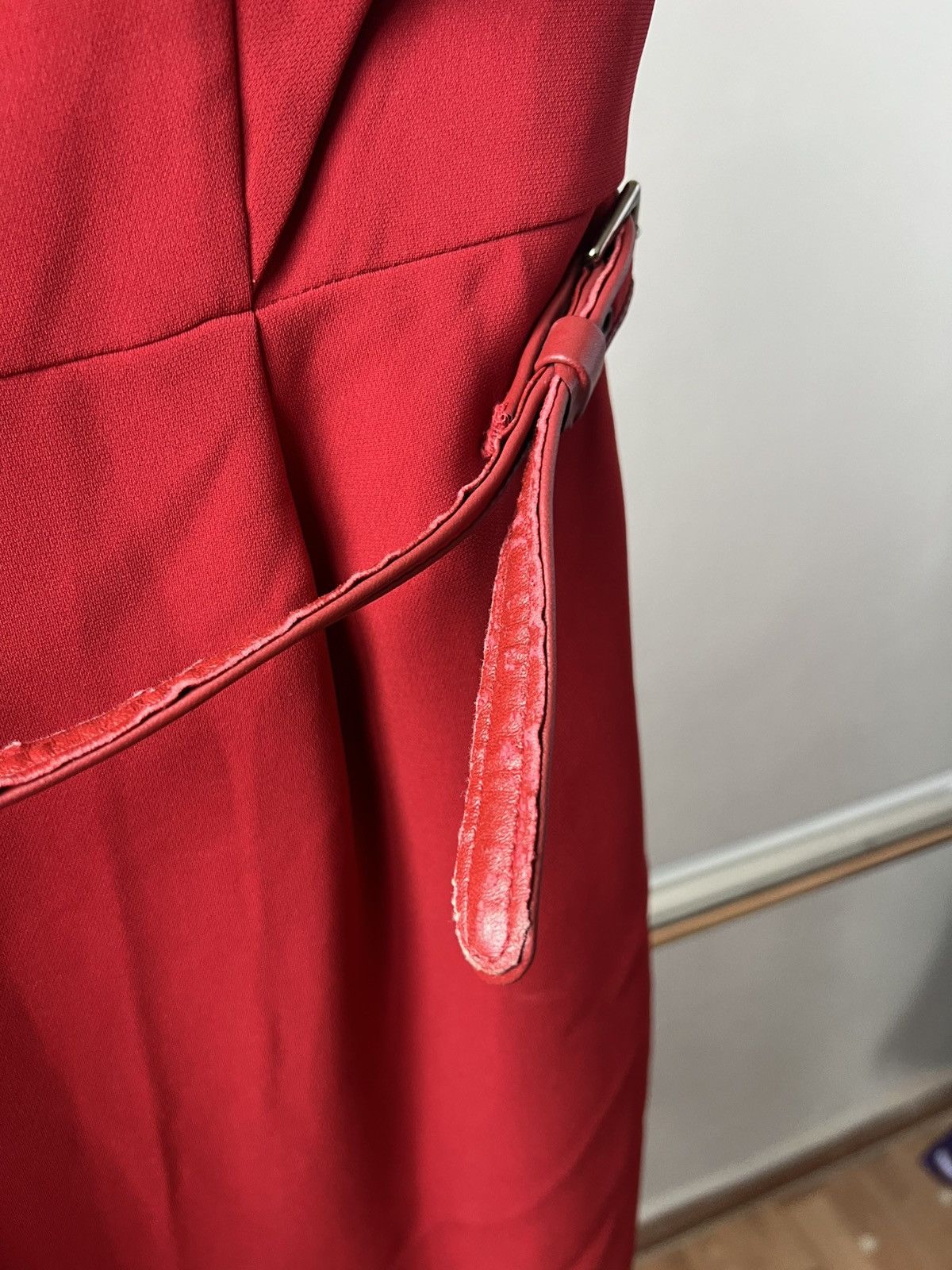 Max Mara MAX MARA ITALIAN MADE RED TRIACETATE SLEEVELESS SOLID DRESS Size XL / US 12-14 / IT 48-50 - 4 Thumbnail