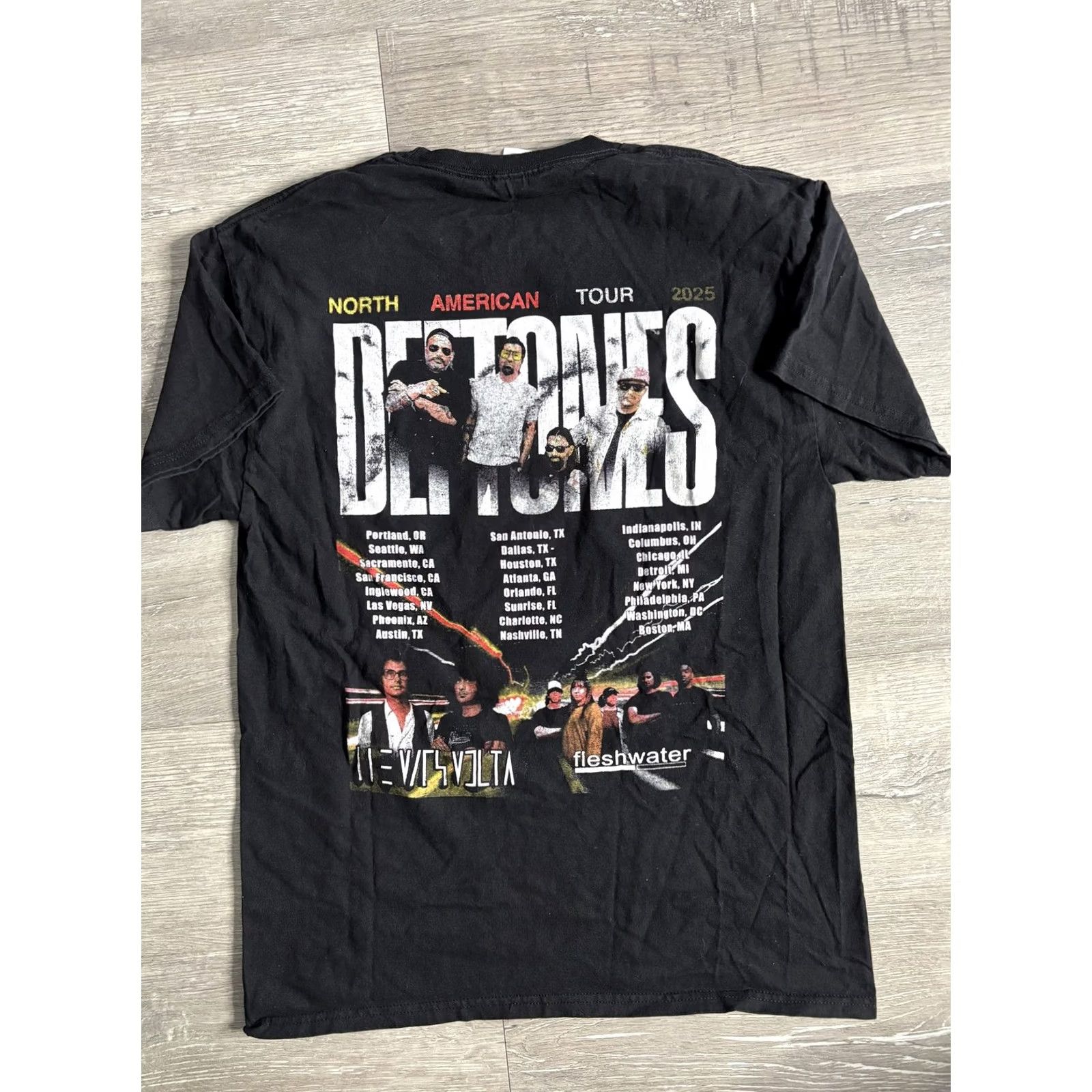 Hanes VINTAGE Deftones Shirt Mens Medium Black North American Tour 2025 Graphic T-Shirt Band Size US M / EU 48-50 / 2 - 2 Thumbnail