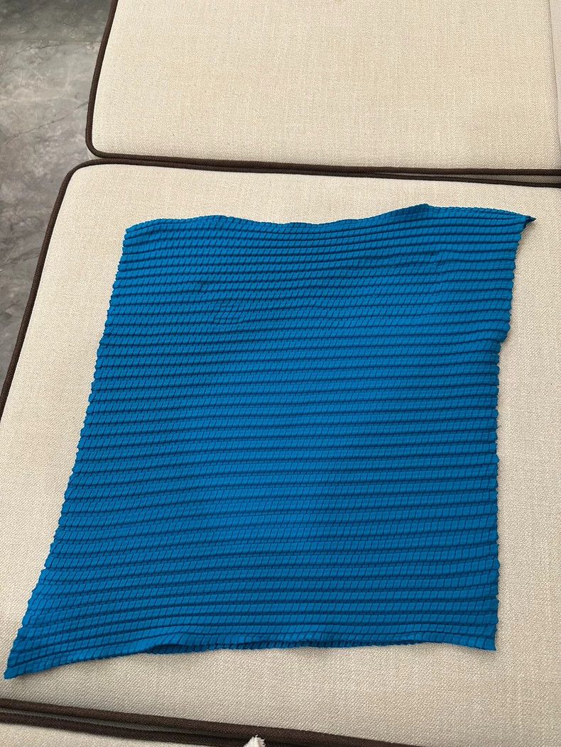 Issey Miyake Issey Miyake size:one size Lake blue mainline vest Size XS / US 0-2 / IT 36-38 - 2 Thumbnail