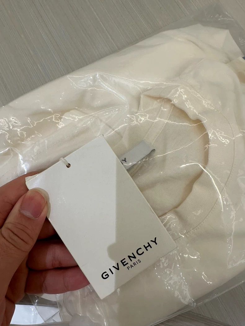 Givenchy Givenchy Metropolis World Tour Round-the-World Short Sleev Size US M / EU 48-50 / 2 - 5 Thumbnail