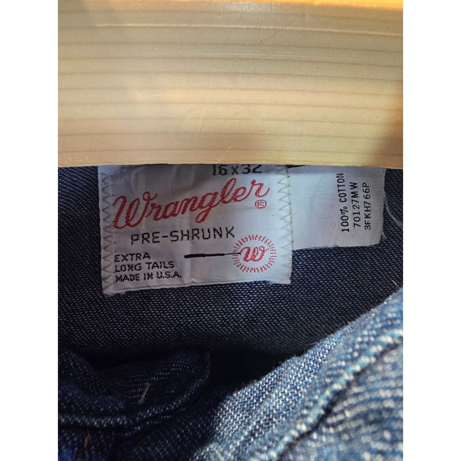 Wrangler VINTAGE Wrangler Denim Western Cowboy Pearl Snap Shirt 16-32 Made in USA Men’s Long Sleeve Button-Up Blue Western 70s Size US XS / EU 42 / 0 - 5 Thumbnail