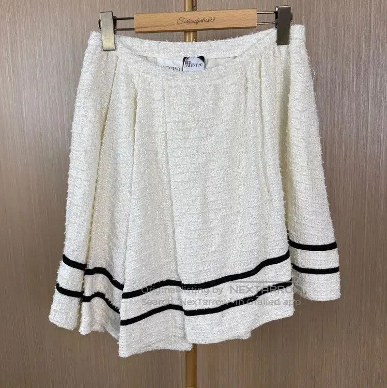 Valentino Valentino White Silk Midi Skirt . Size 28" / US 6 / IT 42 - 1 Thumbnail