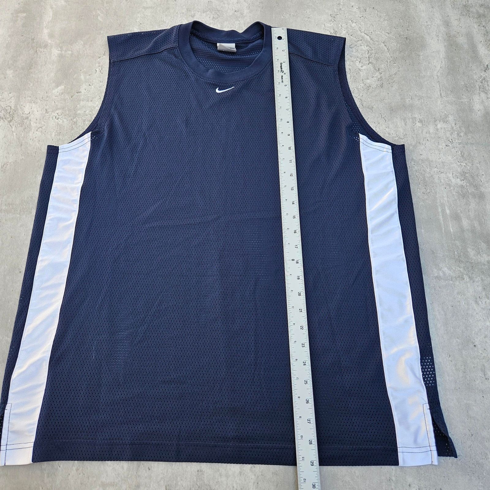 Nike Vintage Nike Center Swoosh Tank Men's Size XL Blue Size US XL / EU 56 / 4 - 5 Thumbnail