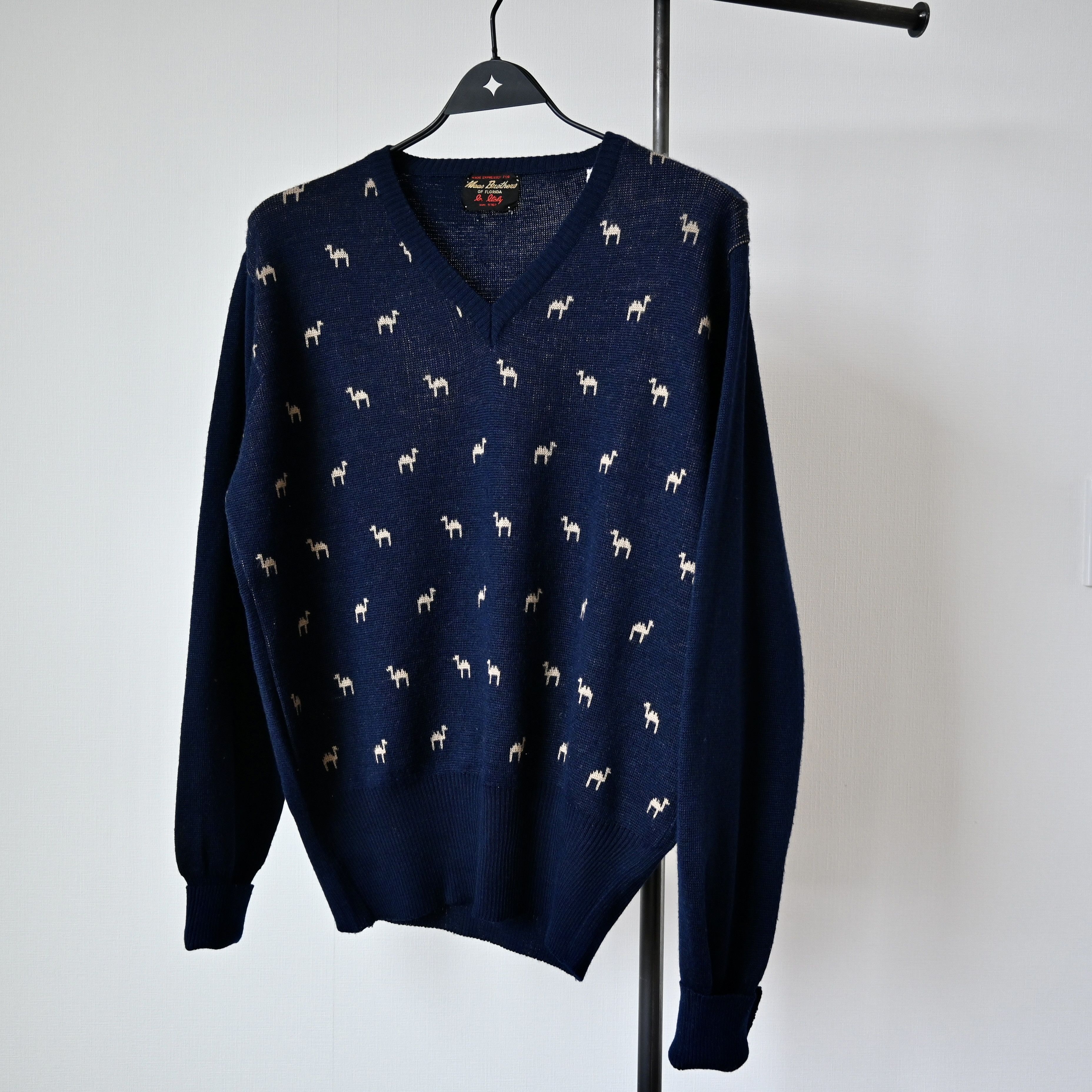 Vintage VTG 1980s Maas Bros camel jacquard sweater made in Italy Size US L / EU 52-54 / 3 - 1 Thumbnail