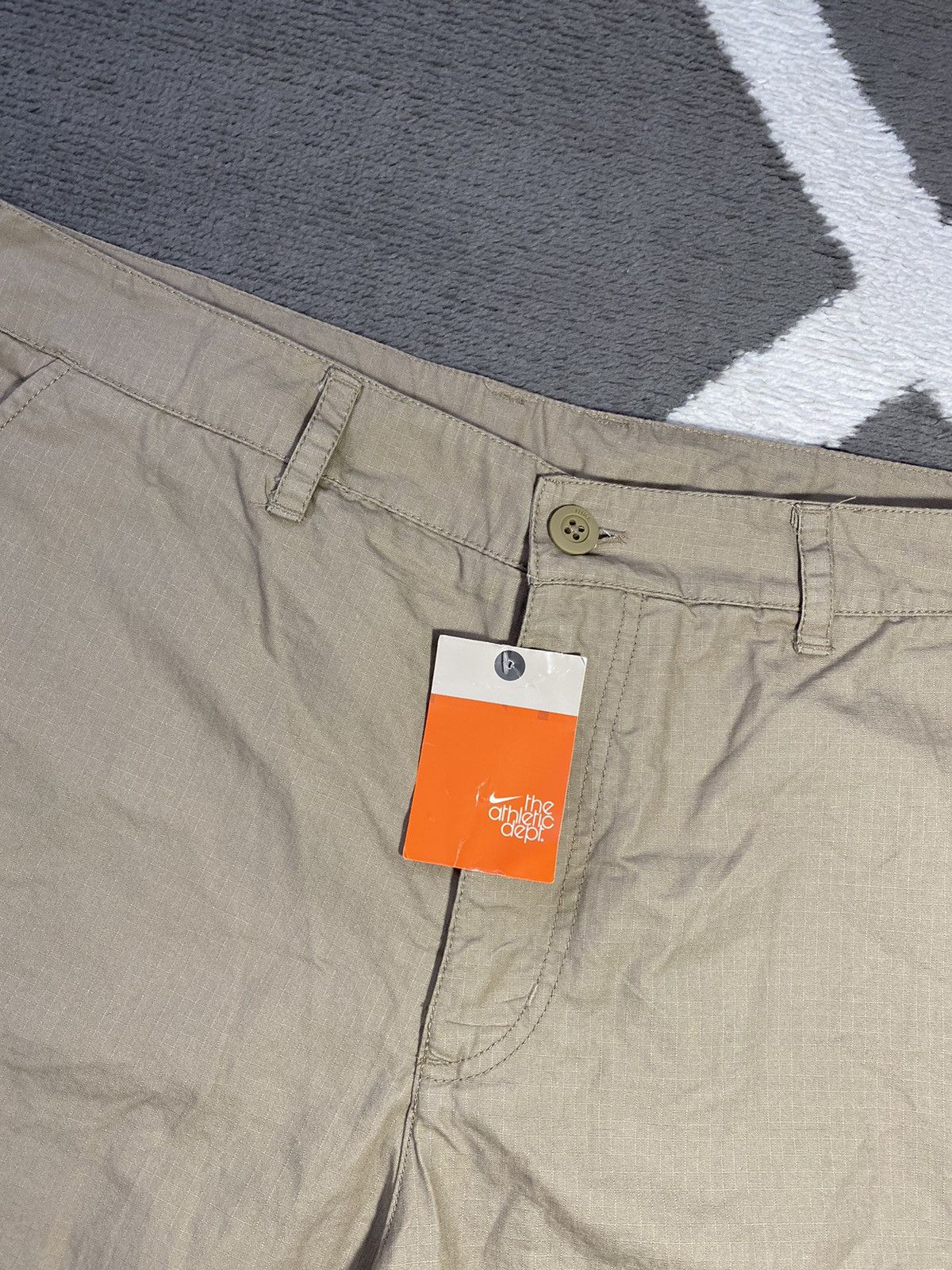 Nike × Vintage Vintage 00’s Y2K Nike Cargo Shorts Beige brand new ACG Size US 38 / EU 54 - 8 Thumbnail