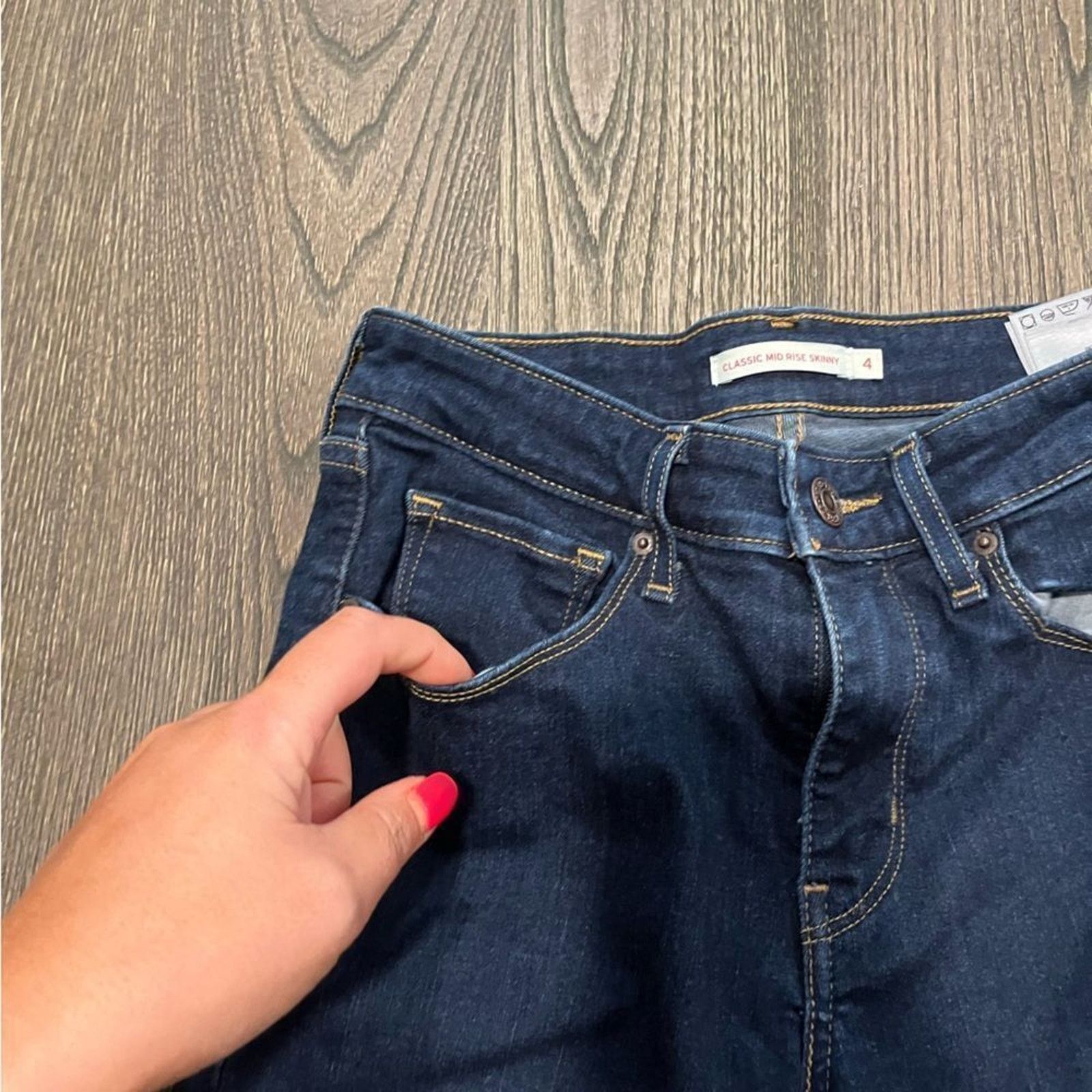 Levi's Levi's Mid-Rise Skinny Jeans Dark Wash Size 4 Size 27" / US 4 / IT 40 - 4 Thumbnail