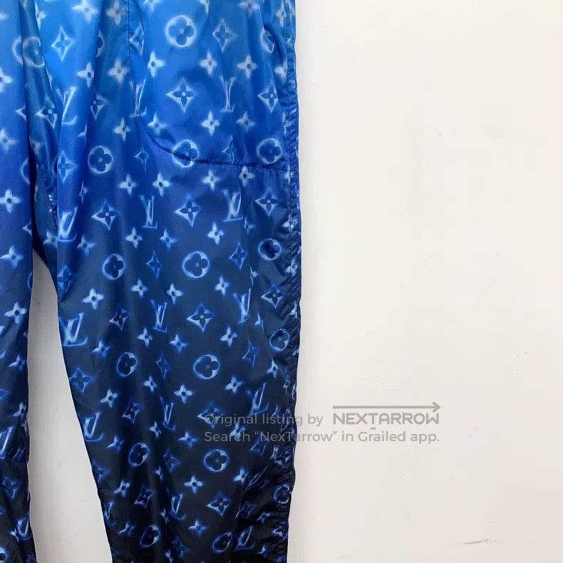 Louis Vuitton Louis Vuitton 23 gradient color logo presbyopic full print Size US 34 / EU 50 - 4 Thumbnail