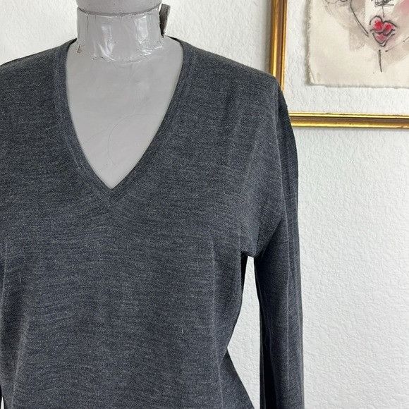 Prada Prada Marled Heathered Gray V-Neck Sweater Wool Made in Ital Size XS / US 0-2 / IT 36-38 - 2 Thumbnail