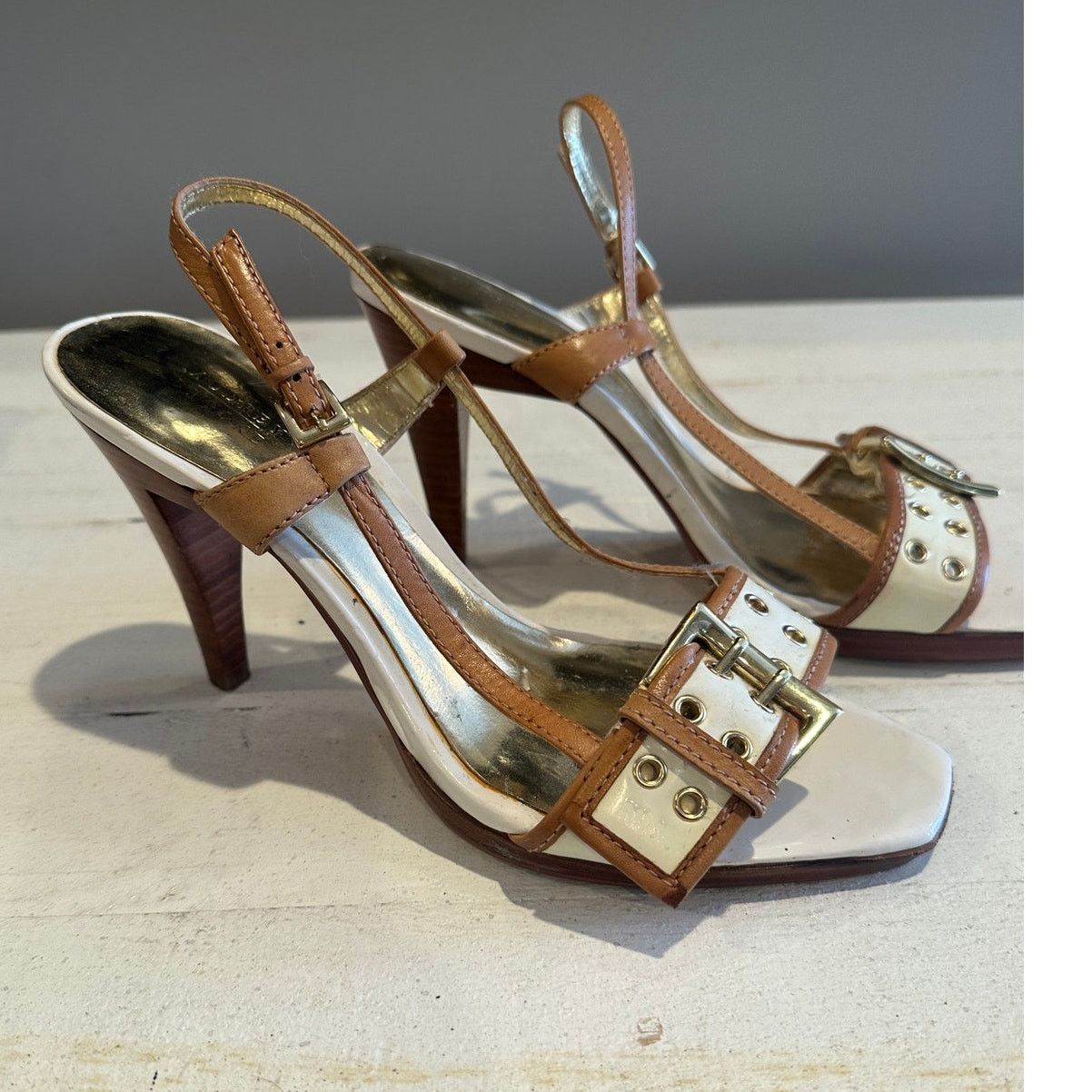 Other Audrey Brooke White Patent Leather Gold Slingback Heels 7.5 Size US 7.5 / IT 37.5 - 4 Thumbnail