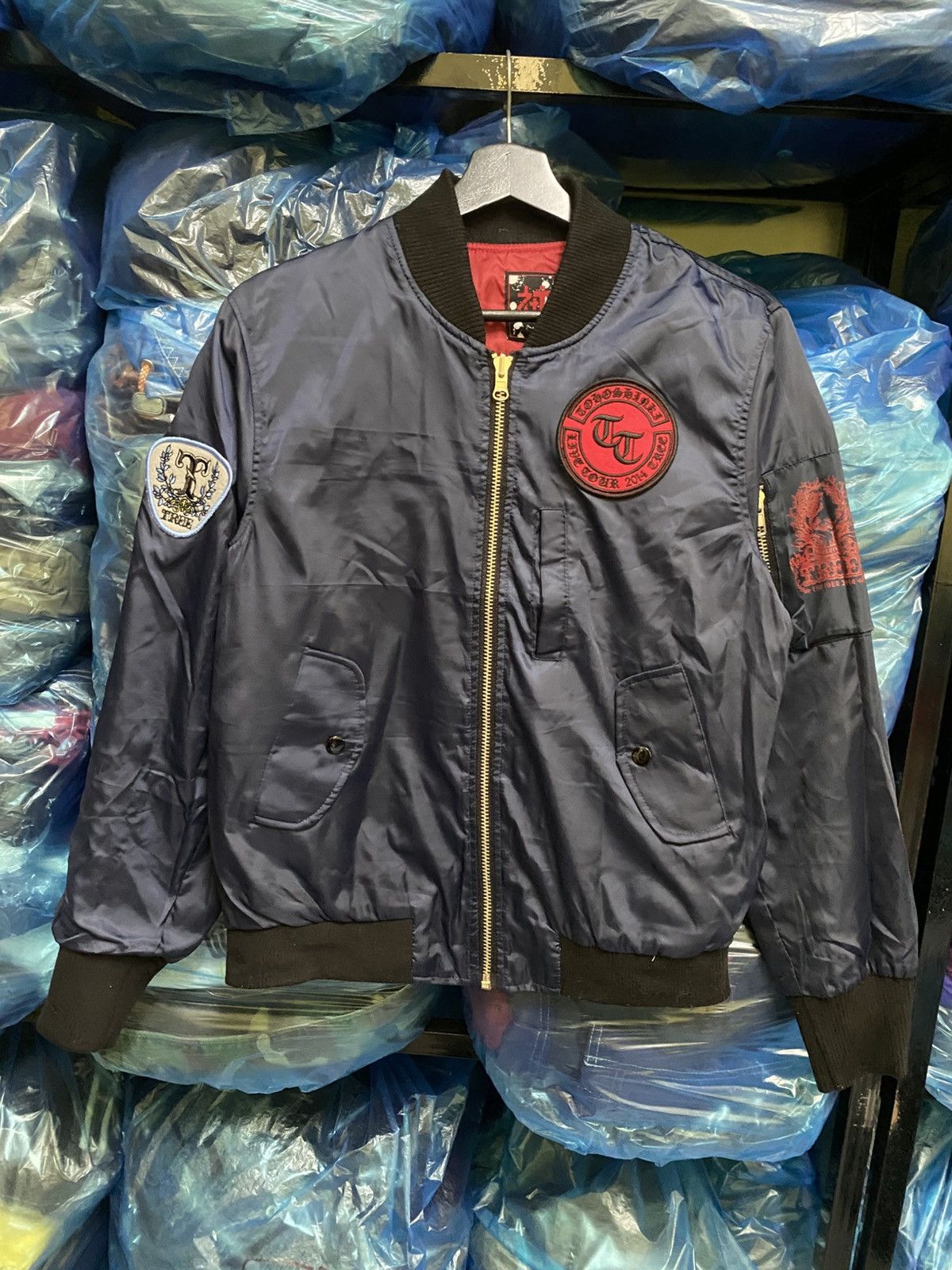Band Tees TOHOSHINKI REVERSIBLE BOMBER JACKET Size US S / EU 44-46 / 1 - 10 Thumbnail
