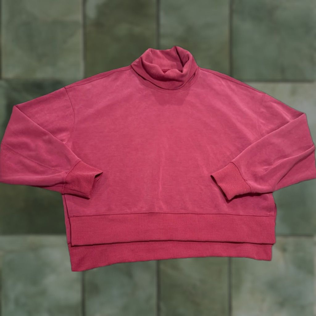 Lululemon Lululemon Softstreme Turtleneck Pullover Sweatshirt Women Sz 6 Pomegranate Slit Casual Shirt Yoga Running Size M / US 6-8 / IT 42-44 - 1 Thumbnail