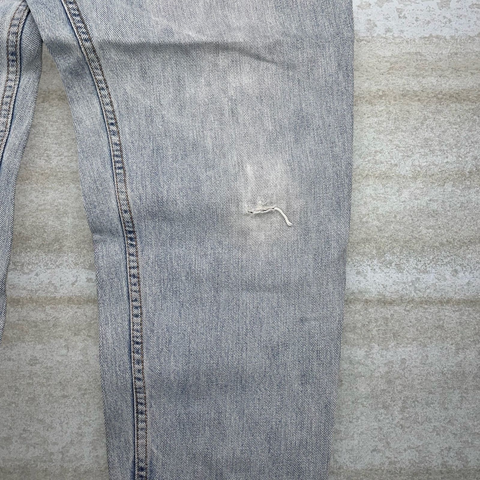 Levi's Vintage Y2K Levis 550 Jeans 36x28 Relaxed Light Wash Denim Size US 36 / EU 52 - 5 Thumbnail