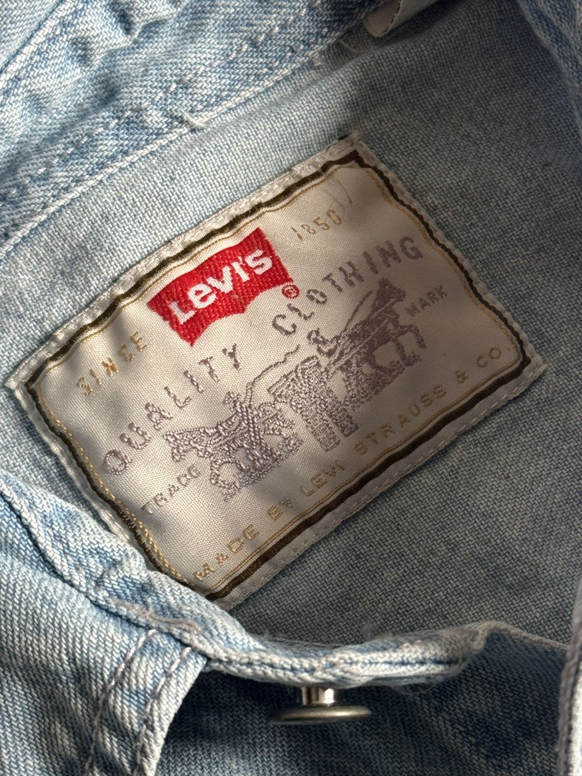 Levi's Levi’s S size denim button up shirt vest sleeveless vintage Size US S / EU 44-46 / 1 - 4 Thumbnail