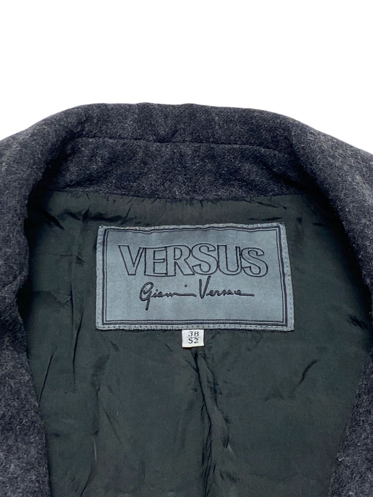 Versus Versace Vintage VERSUS VERSACE Wool Heavy Jacket Size US L / EU 52-54 / 3 - 9 Thumbnail