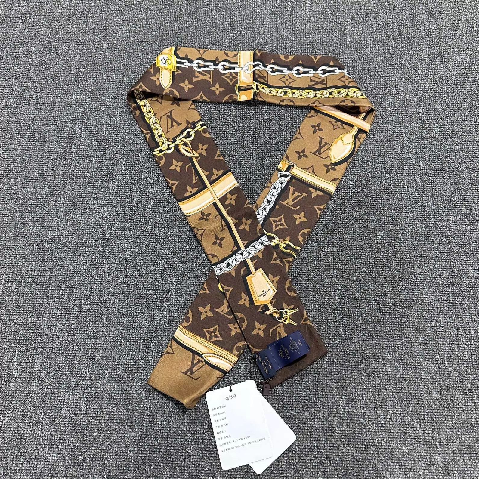 Louis Vuitton LV Monogram All-Over Print Silk Scarf 120x8cm Size ONE SIZE - 1 Thumbnail
