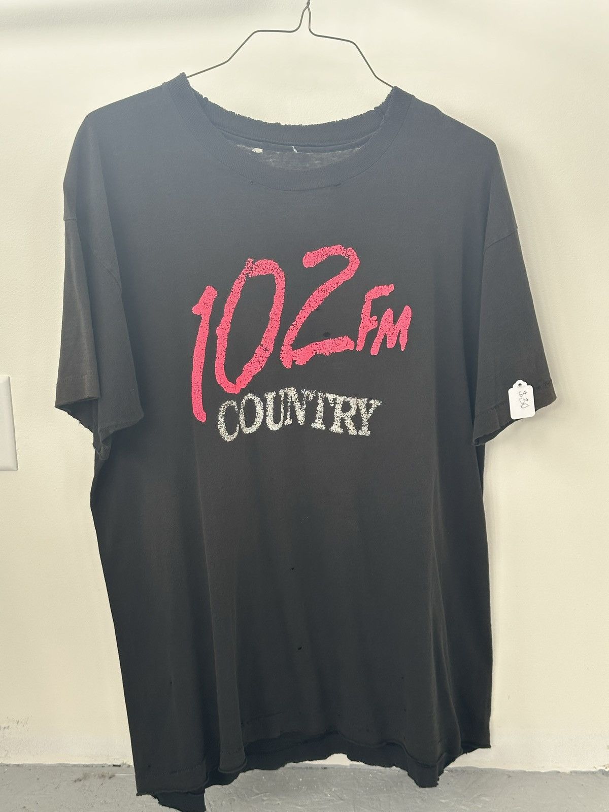 Other Country Radio Tee Size US XL / EU 56 / 4 - 1 Thumbnail