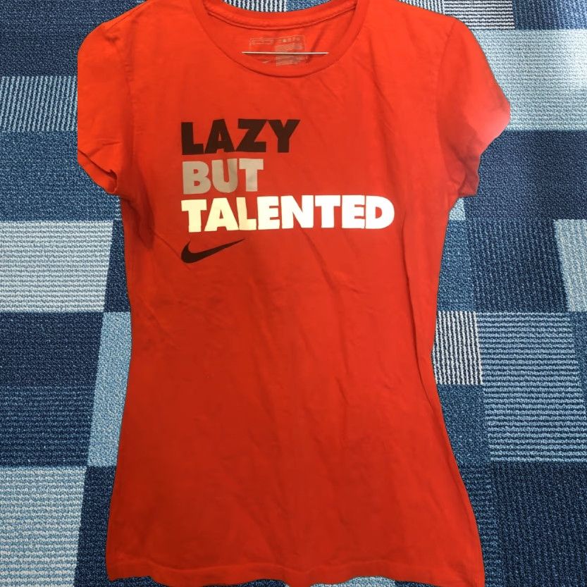 Nike Nike T Shirt Women’s M Red Short Sleeve Logo Tee (Casual) Size M / US 6-8 / IT 42-44 - 1 Thumbnail