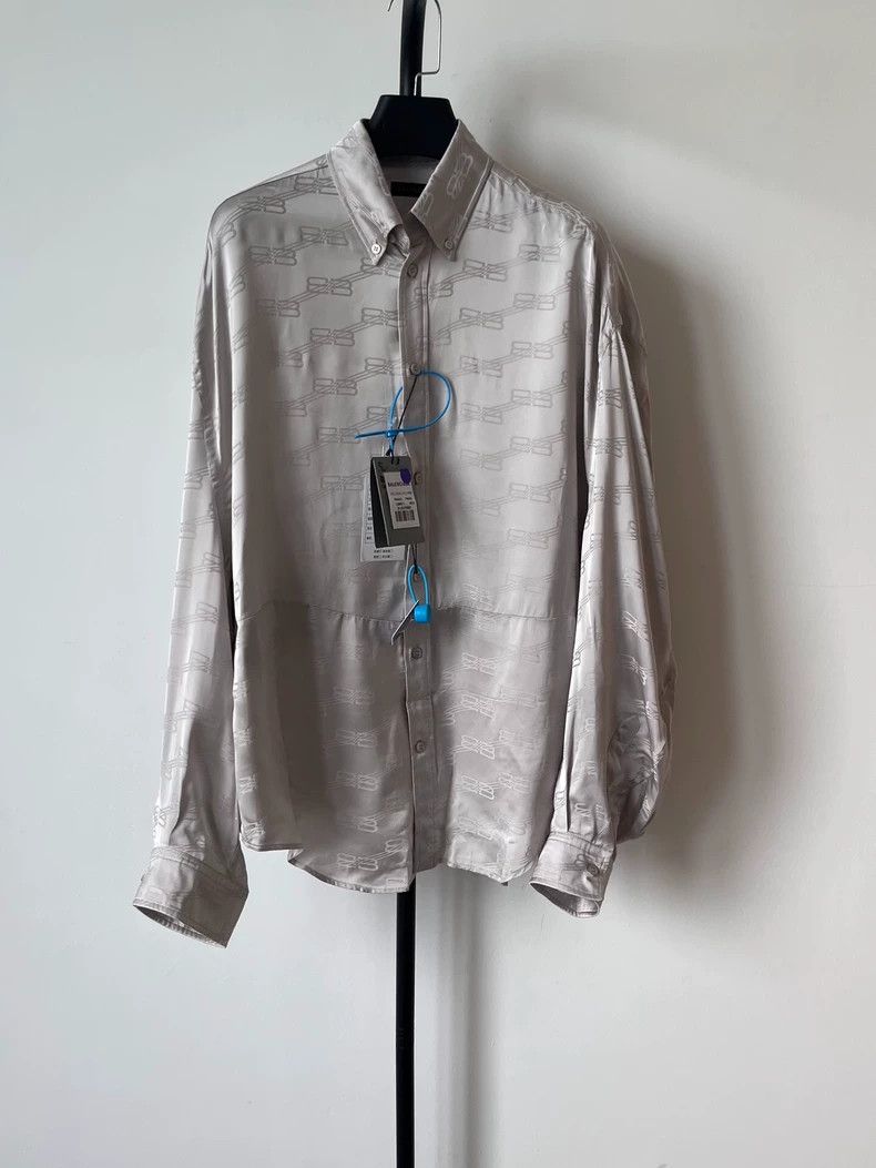 Balenciaga Balenciaga size 1 Full Letter Logo Long Sleeve Shirt Size XS / US 0-2 / IT 36-38 - 1 Thumbnail