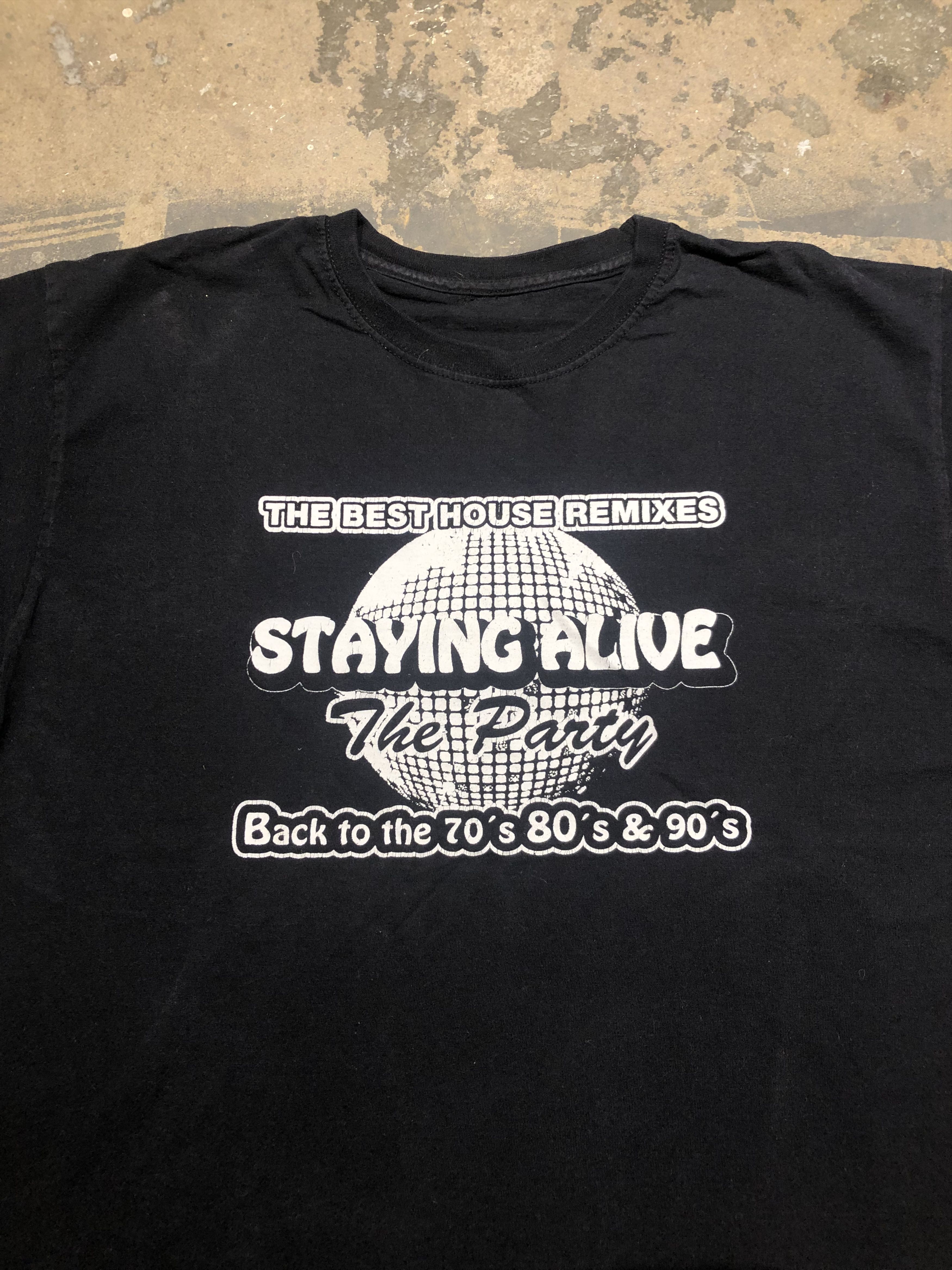 Other Vintage Coca Cola "Staying Alive" Tshirt Size US XL / EU 56 / 4 - 2 Thumbnail