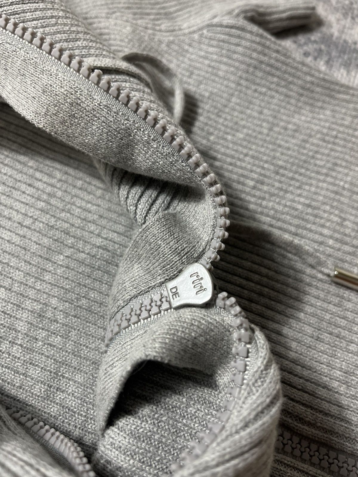 Celine Celine cropped zipped short-sleeved sweatshirt Size M / US 6-8 / IT 42-44 - 5 Thumbnail