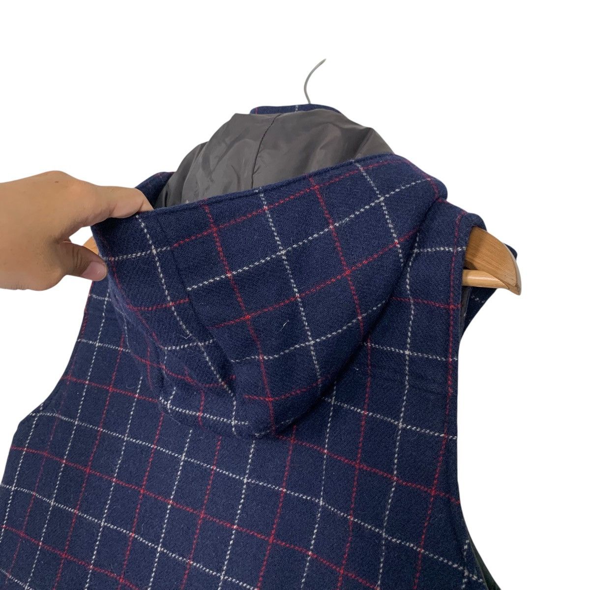 STILL BY HAND STILL BY HAND Checked Puffer Hooded Vest #2796-C126 Size US S / EU 44-46 / 1 - 18 Thumbnail