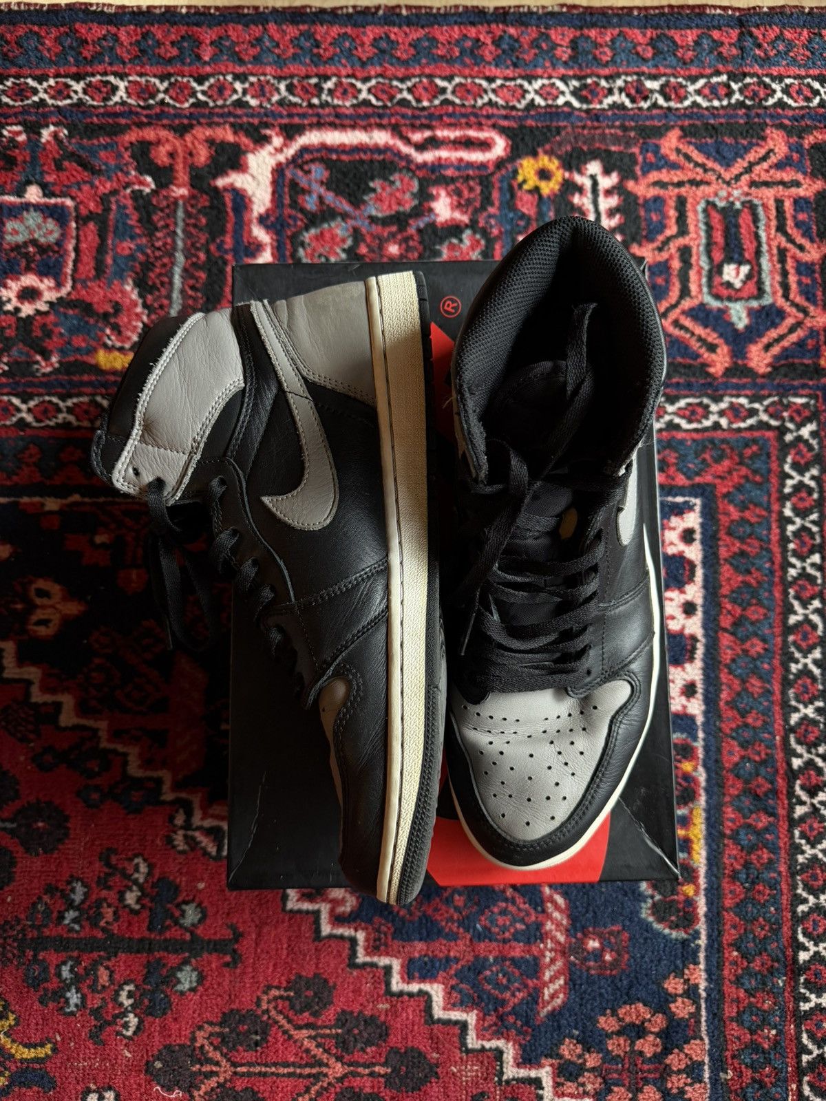 Jordan Brand Shadow Air Jordan 1 Retro High OG 2018 Size US 11 / EU 44 - 7 Thumbnail