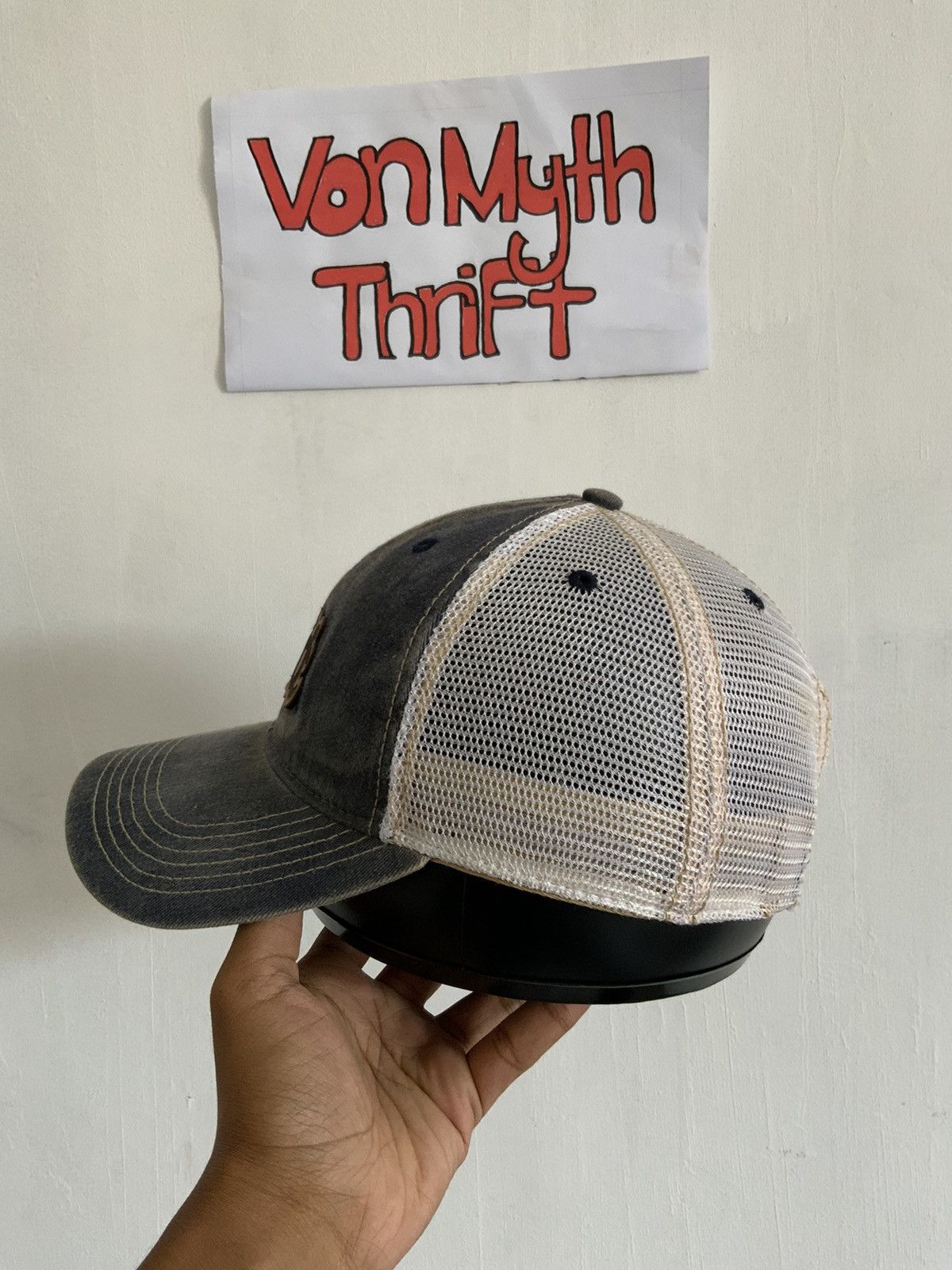 Vintage Vintage Pitt fade Denime Trucker Hat by Legacy Taiwan ROC Size ONE SIZE - 2 Thumbnail