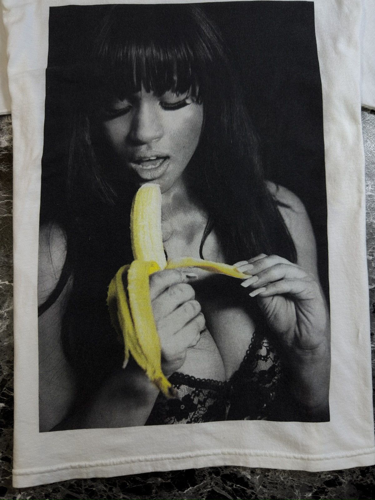 Two In The Shirt T.i.t.s ( two in the shirt) the rosa banana tee Size US L / EU 52-54 / 3 - 1 Thumbnail
