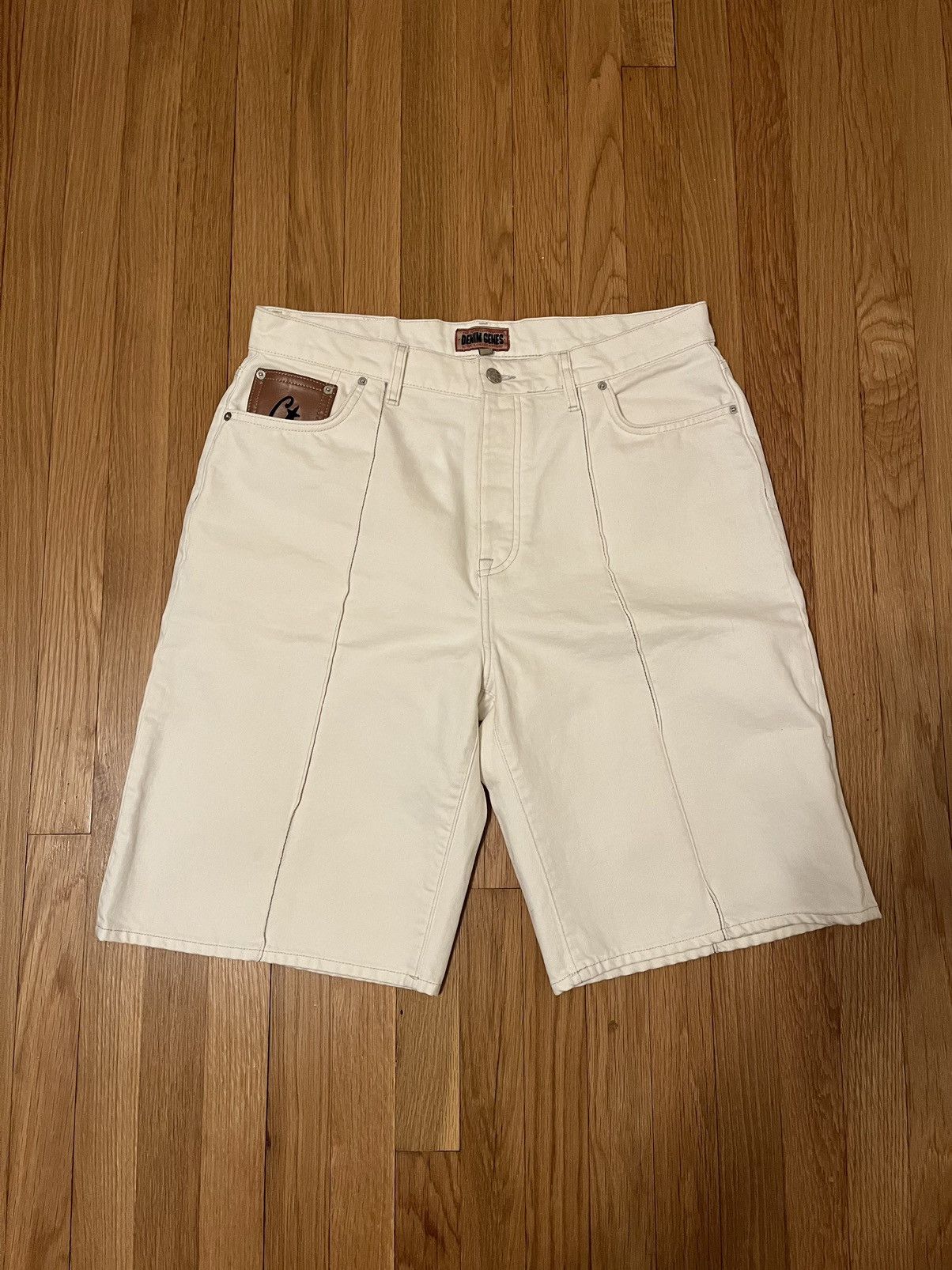 Corteiz ⚡️SELLING BASED ON OFFERS⚡️ Corteiz cream denim shorts Size US 36 / EU 52 - 1 Thumbnail