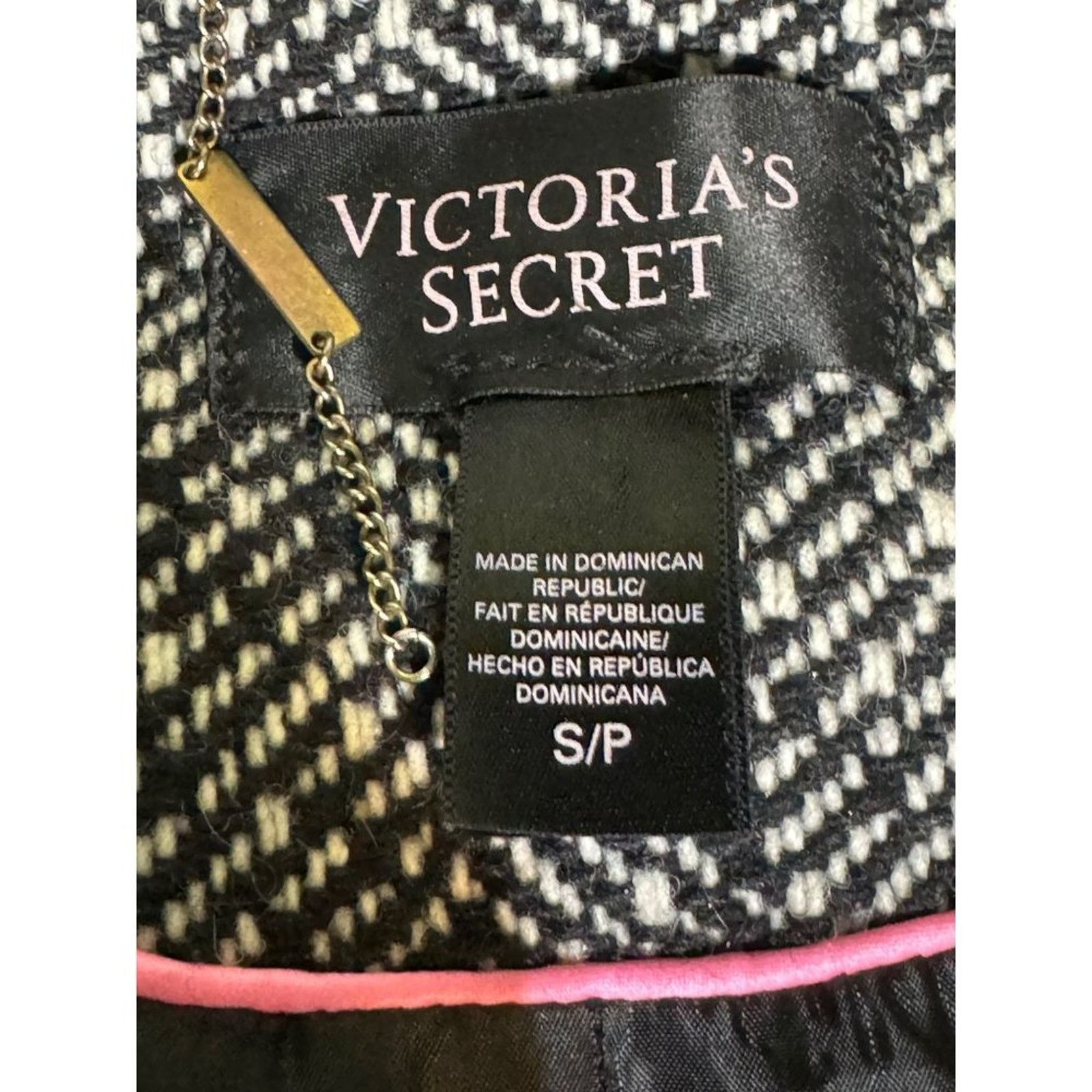 Victoria's Secret Victoria’s Secret · Small · Tweed Winter Jacket · Tailored Size 26" / US 2 / IT 38 - 12 Thumbnail