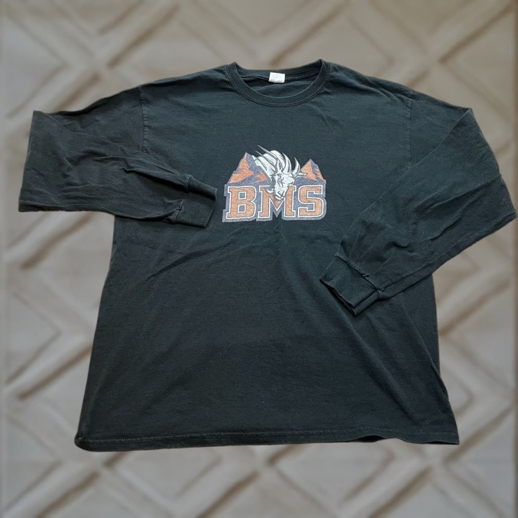Gildan Gildan Shirt Mens Large Heavy Cotton Black Long Sleeve Blue Mountain State Logo Size US L / EU 52-54 / 3 - 1 Thumbnail