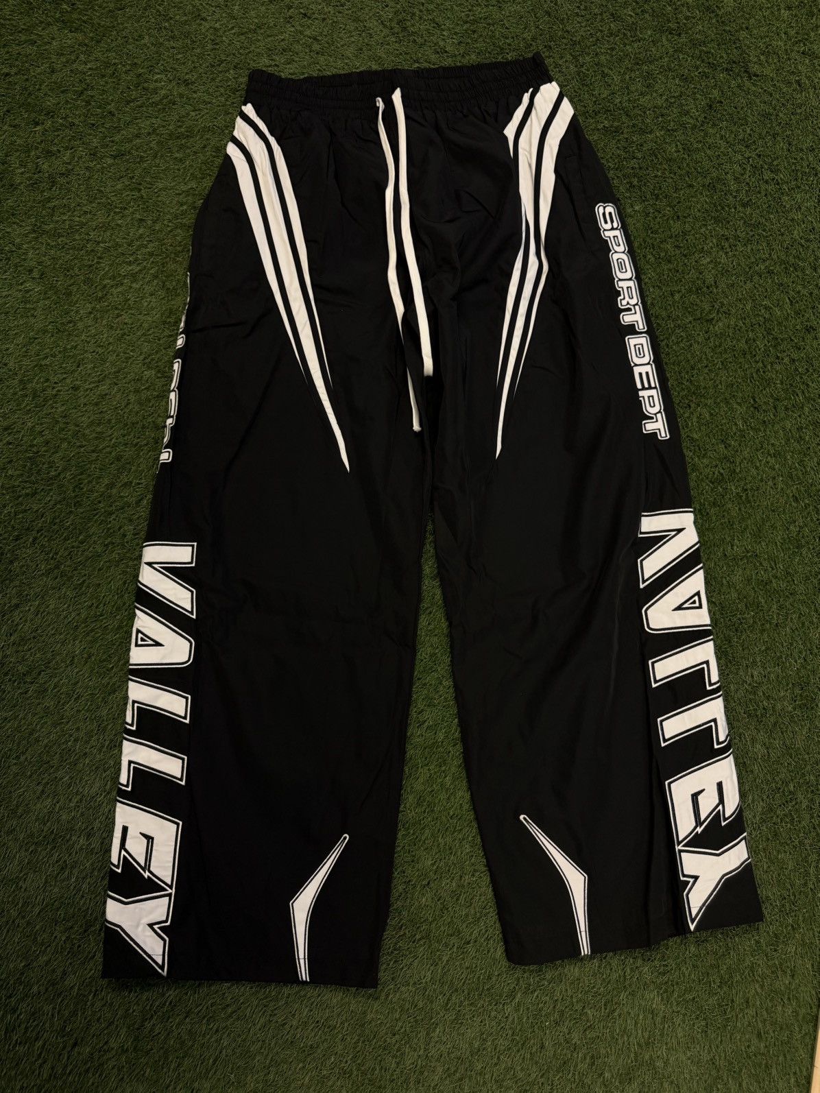 Vale Valley Track Suit Black Pants Size (XL) Brand New Size US 34 / EU 50 - 2 Thumbnail