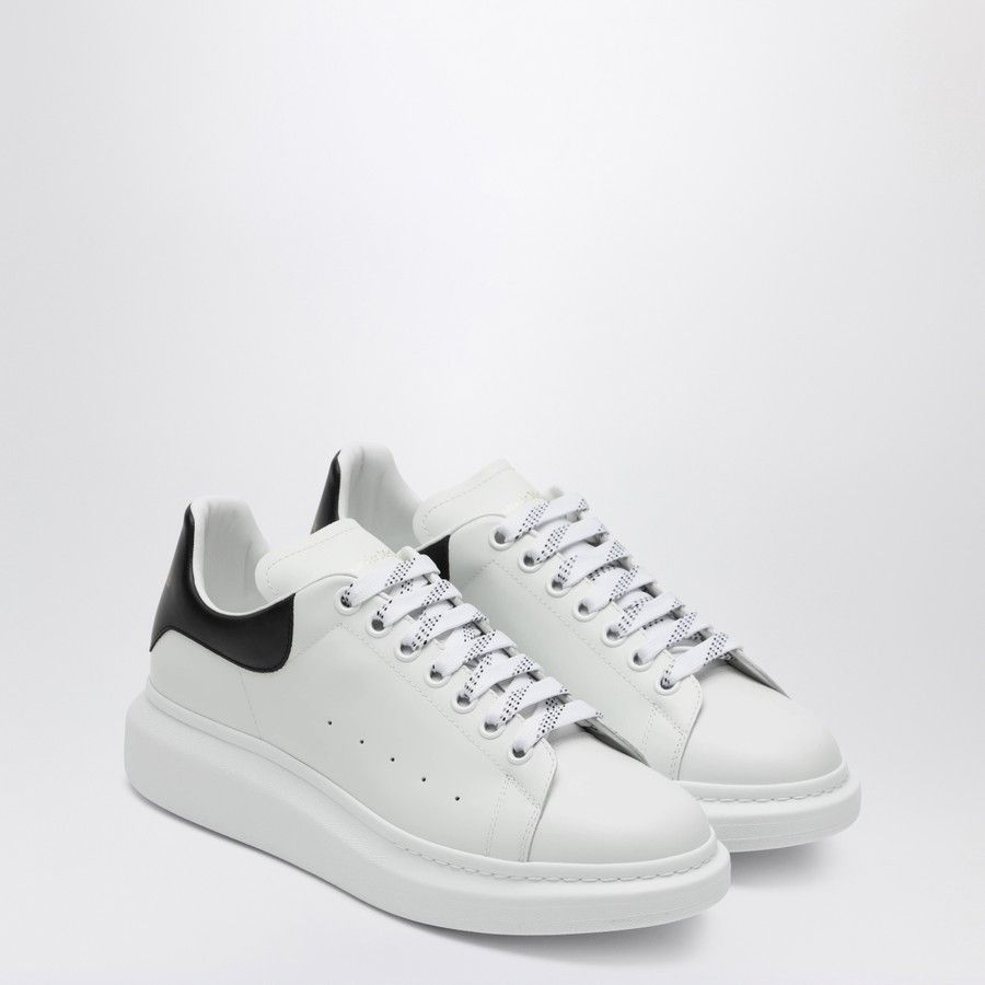 Alexander McQueen o1d2blof0126 Oversize Low-Top Sneakers in White/Black Size US 11.5 / EU 44-45 - 2 Thumbnail