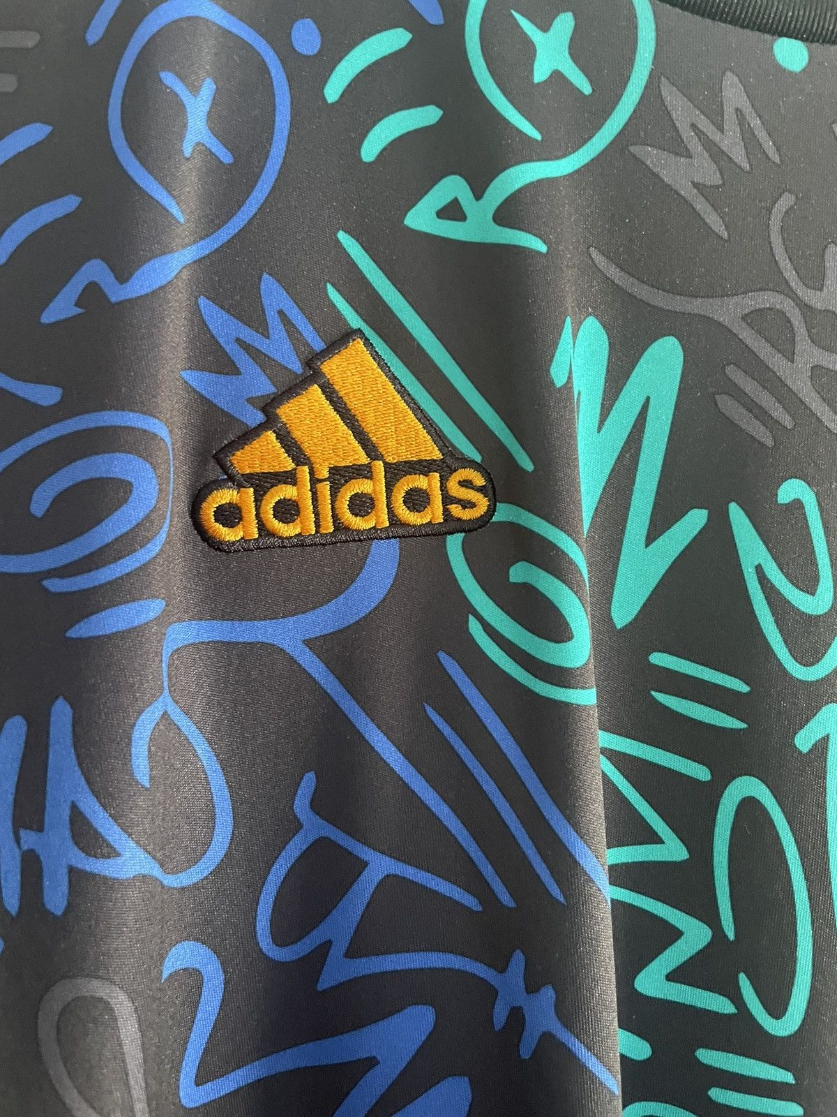 Adidas Real Madrid 2022 21/22 Pre Match Soccer Jersey Futbol Size US S / EU 44-46 / 1 - 4 Thumbnail